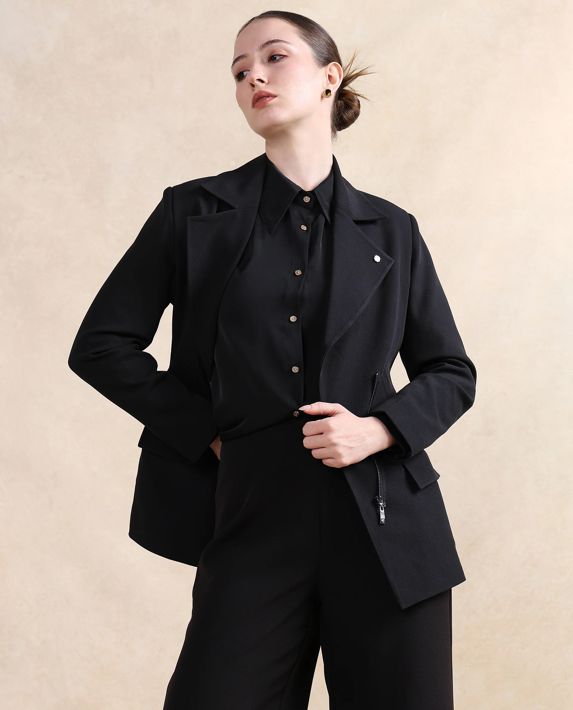 Rareism Women's Versto Black Lapel Neck Plain Regular Fit Jacket - Image 5