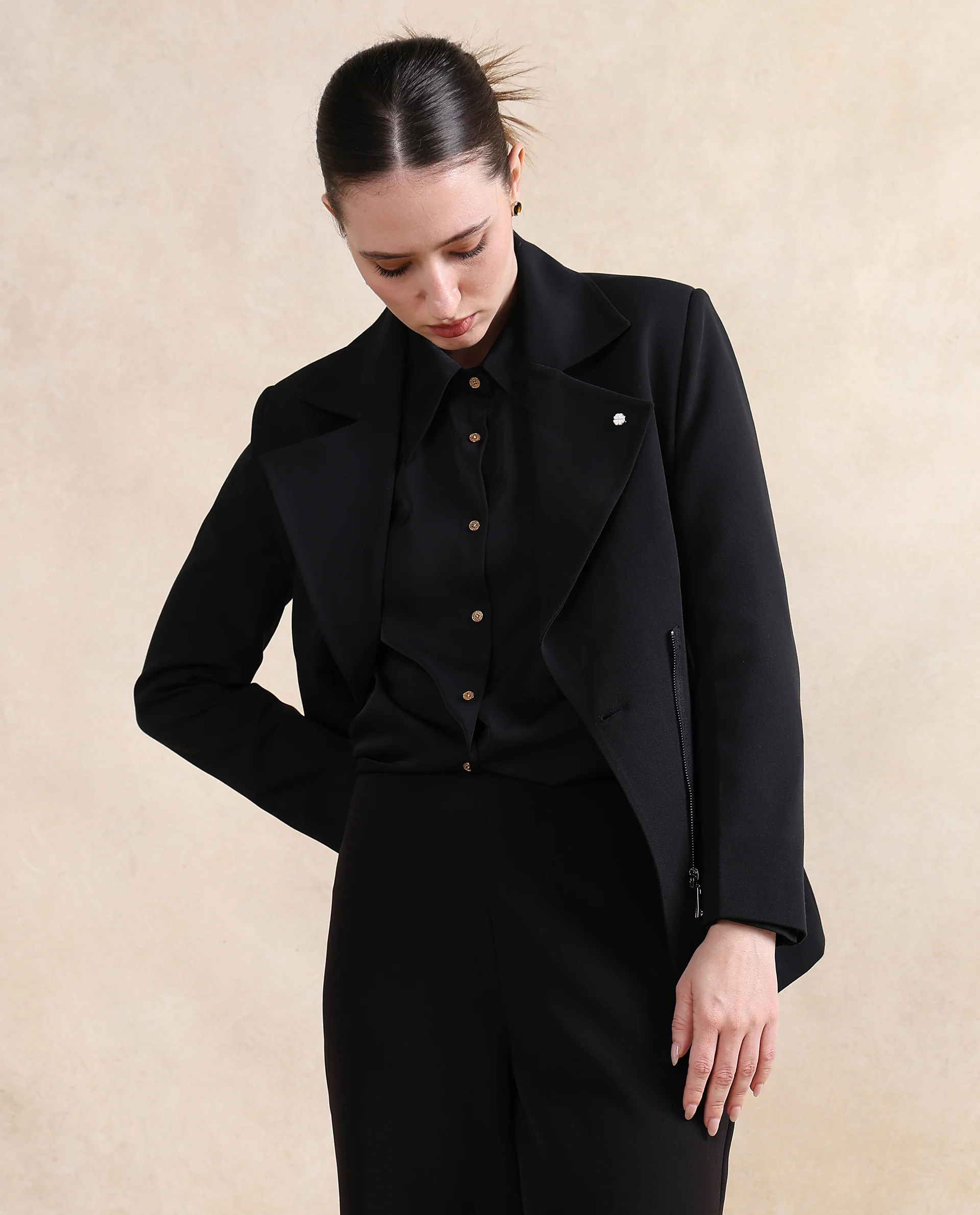 Rareism Women's Versto Black Lapel Neck Plain Regular Fit Jacket - Image 6