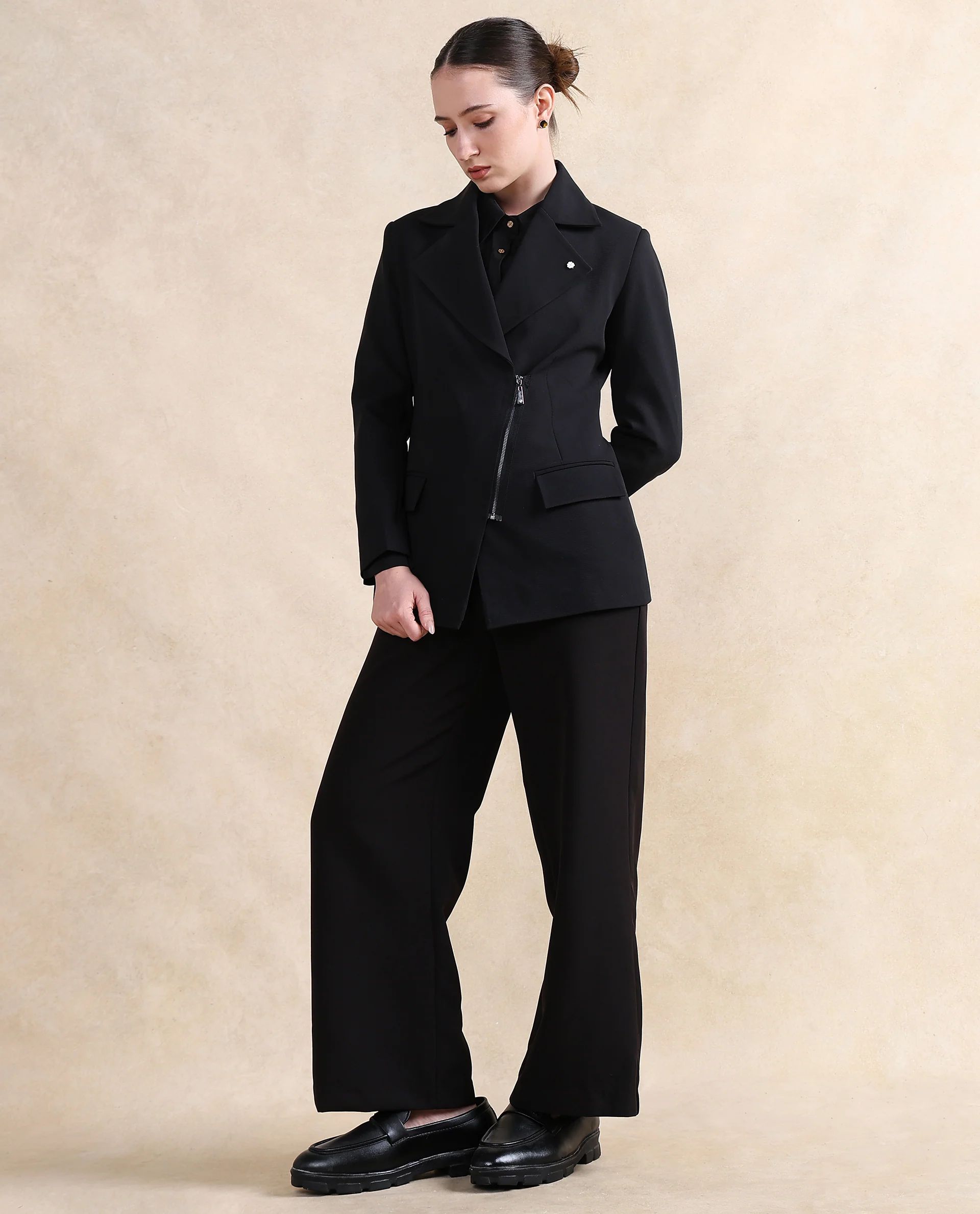 Rareism Women's Versto Black Lapel Neck Plain Regular Fit Jacket - Image 9