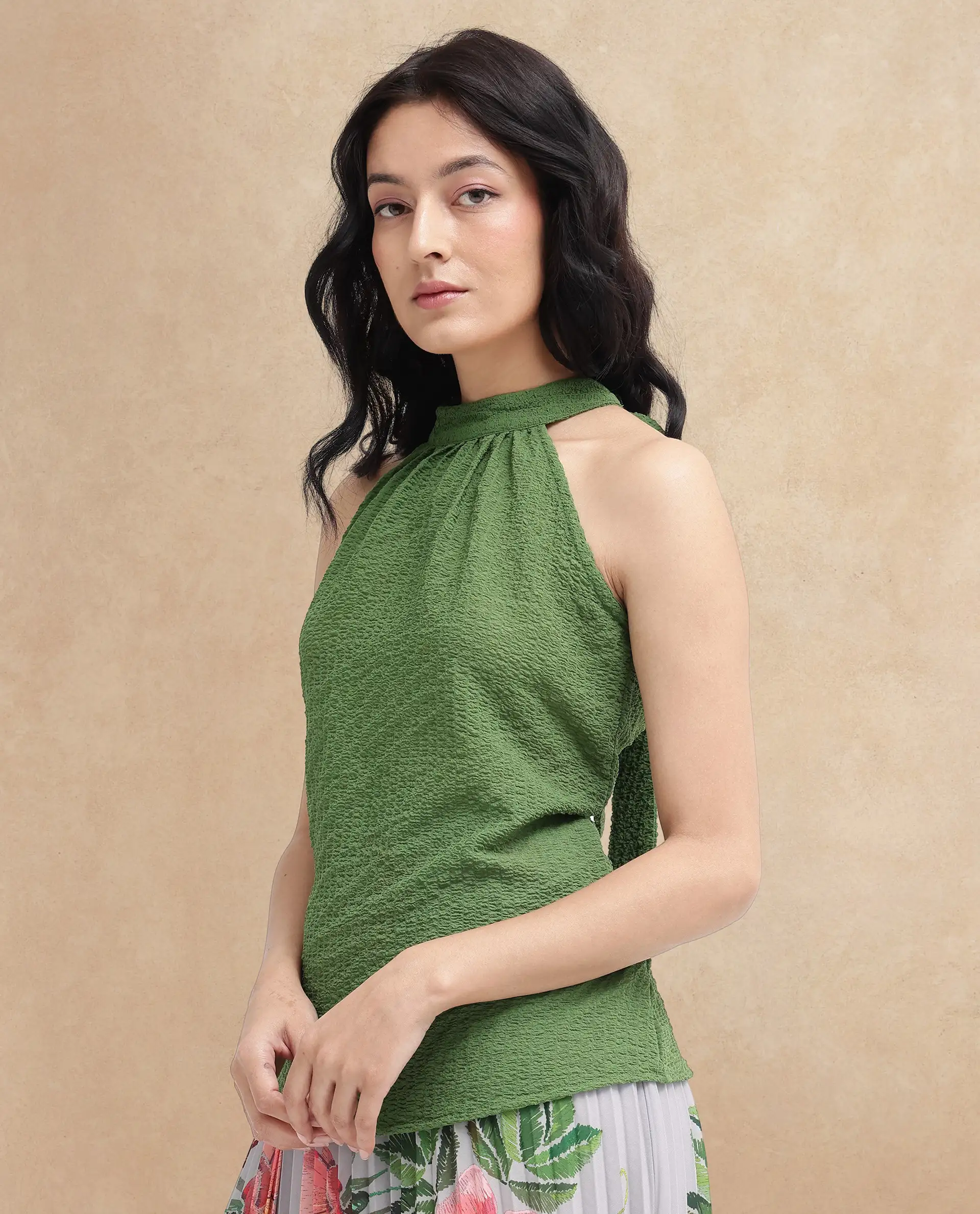 Rareism Women's Vicenza Dark Green Polyester Halter Neck Plain Sleeveless Regular Fit Top - Image 3