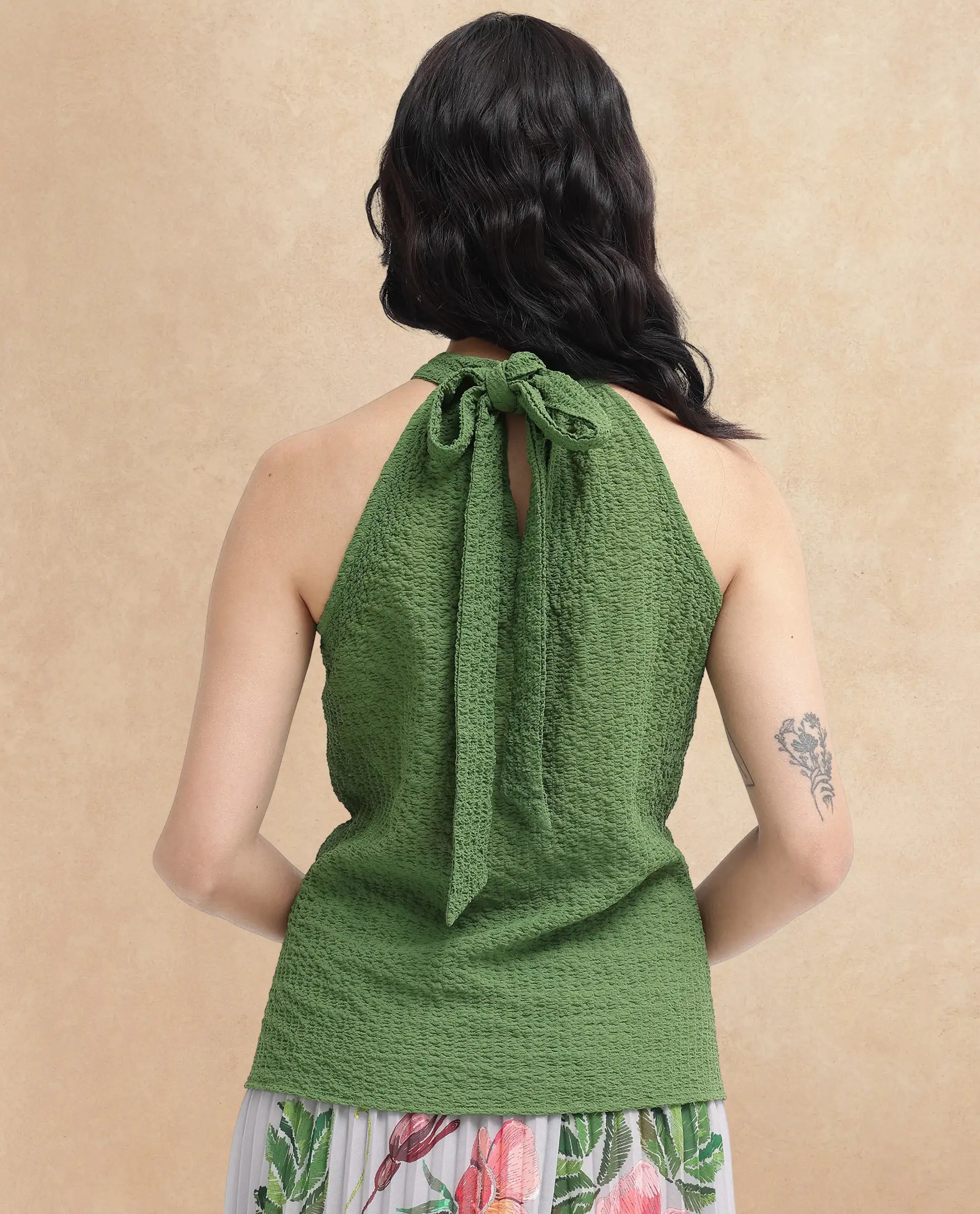 Rareism Women's Vicenza Dark Green Polyester Halter Neck Plain Sleeveless Regular Fit Top - Image 7