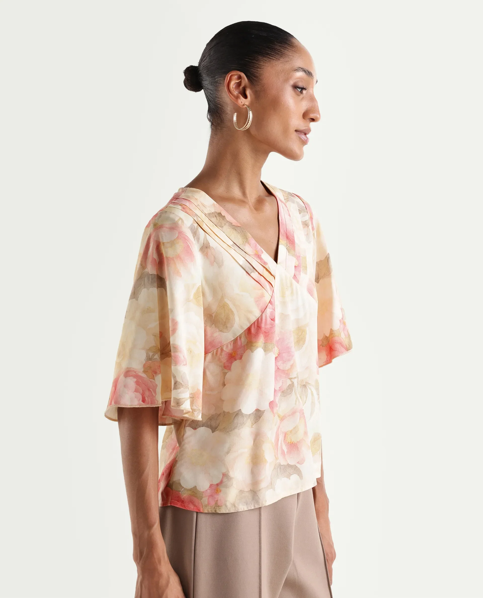 Rareism Women's Vlara Multi Viscose Fabric V-Neck Regular Floral Print Top - Image 6