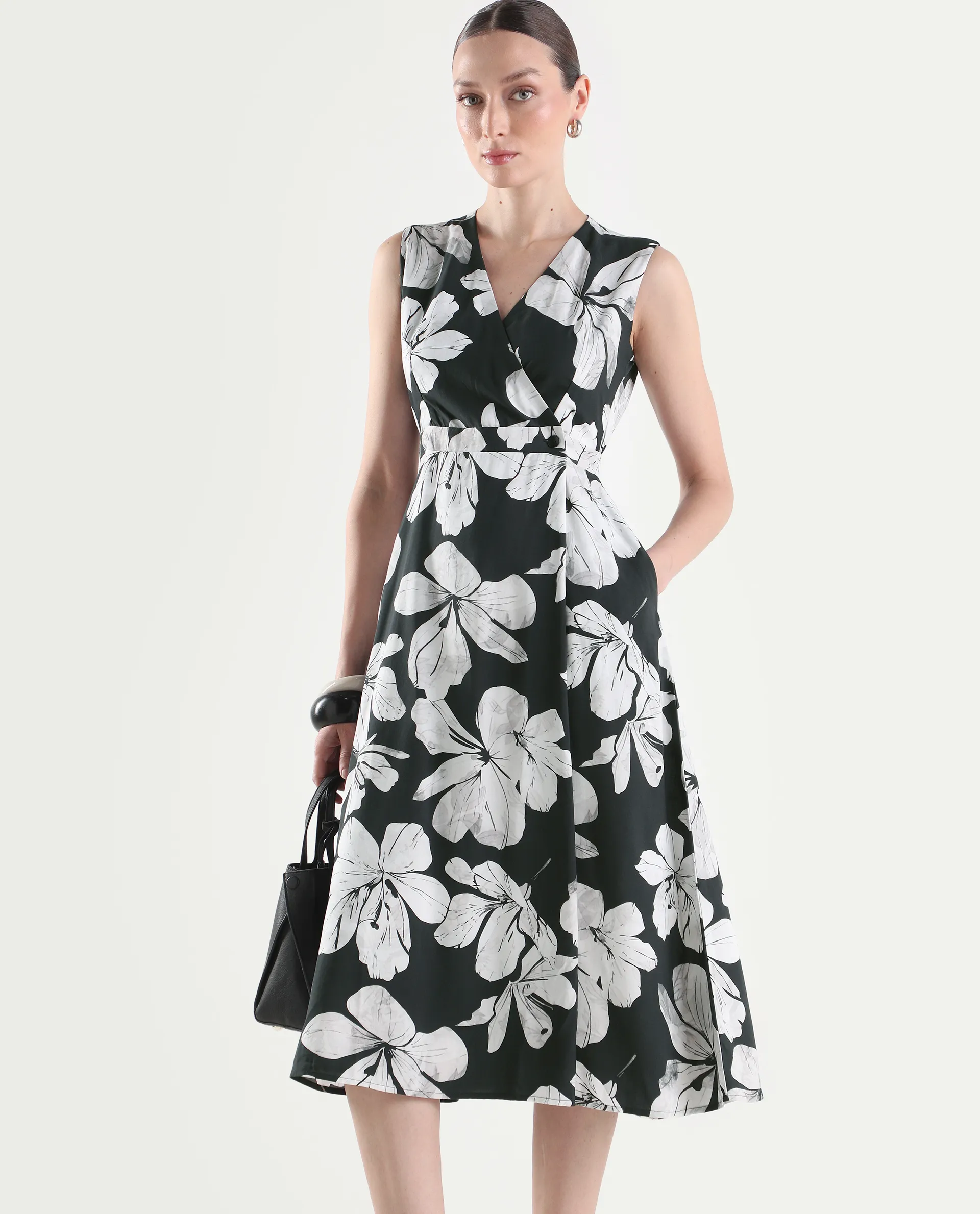 Rareism Women's Vlbee Black Viscose Sleeveless A-Line Floral Print Dress - Image 3