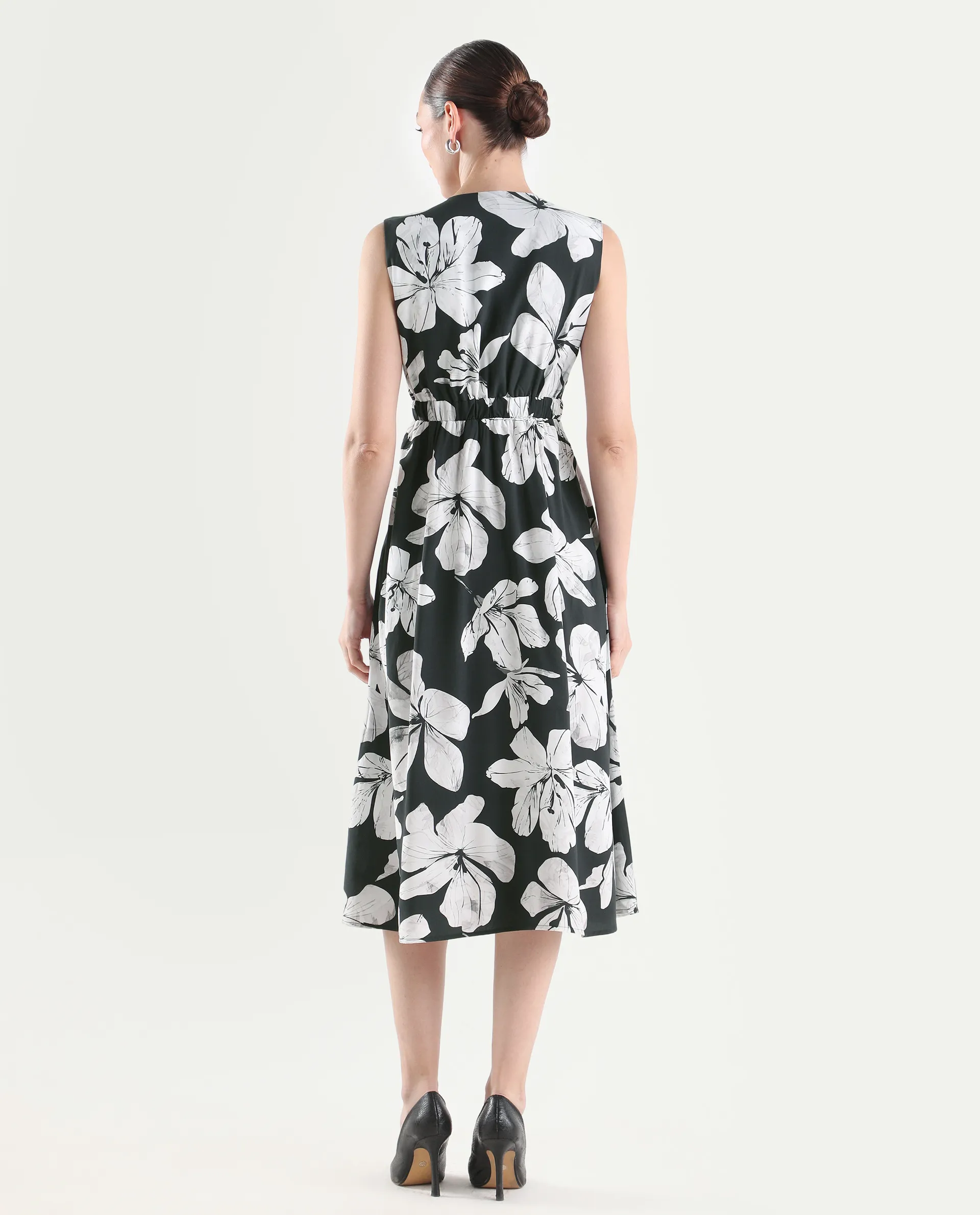 Rareism Women's Vlbee Black Viscose Sleeveless A-Line Floral Print Dress - Image 7