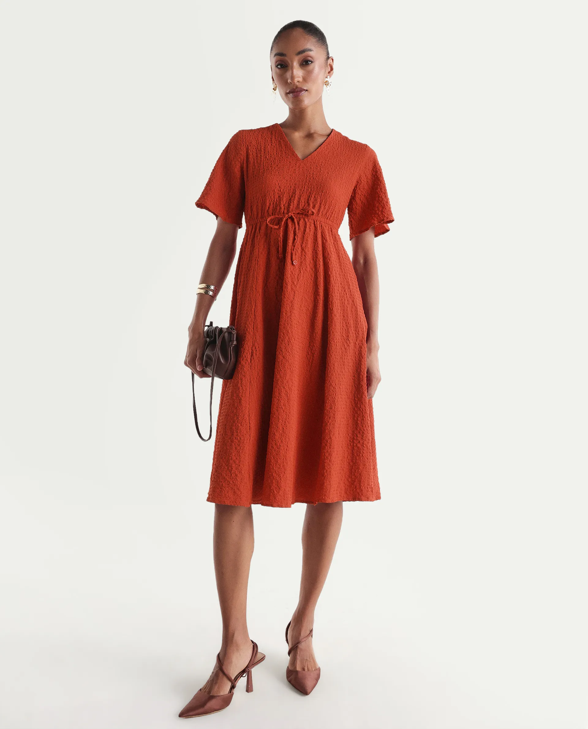 Rareism Women's Vondien Rust Polyester Half Sleeve V-Neck Flared Dress - Image 4