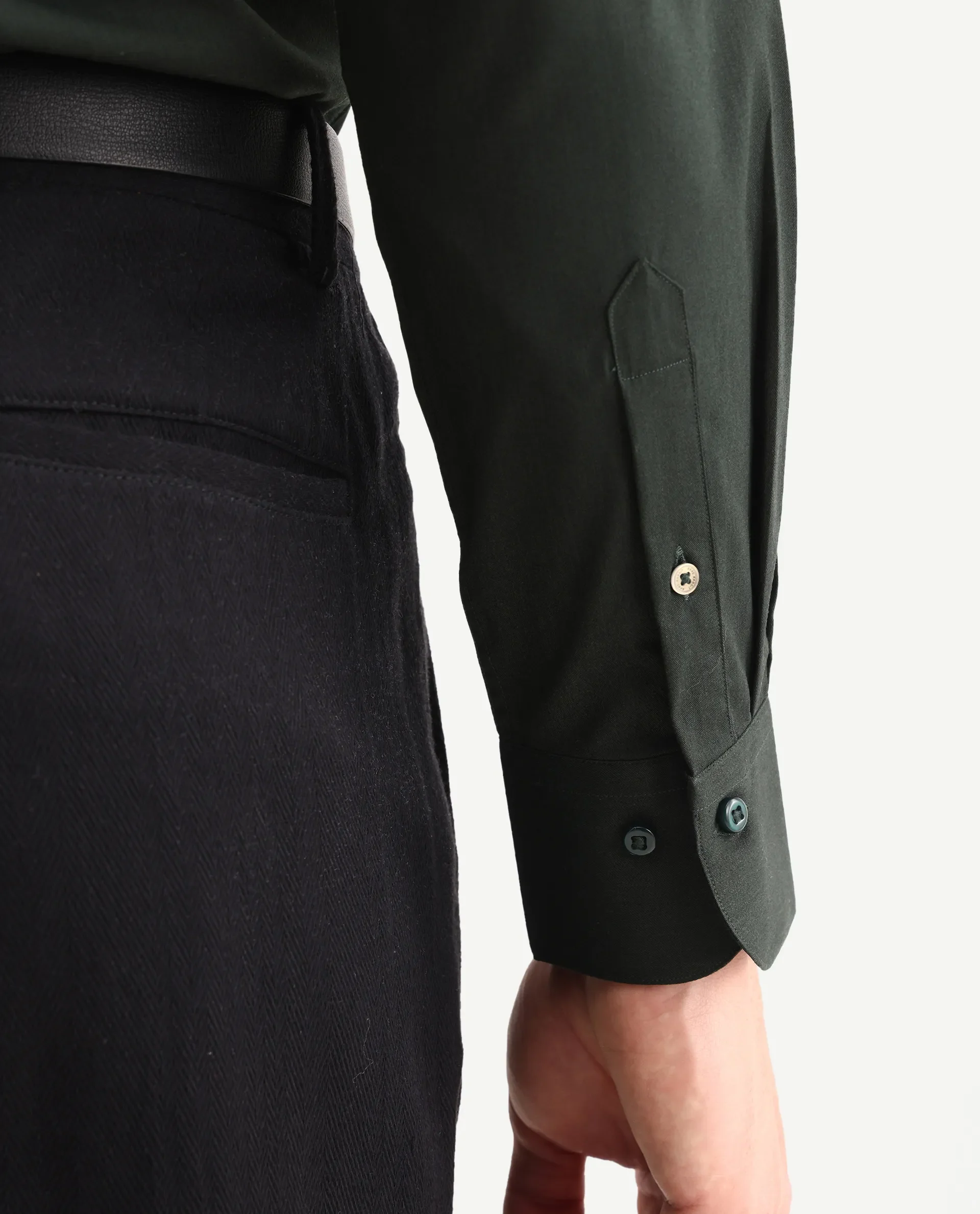 Rare Rabbit Men's Vorta Dark Green Polyester Blend Spread Collar Regular Plain Shirt - Image 5