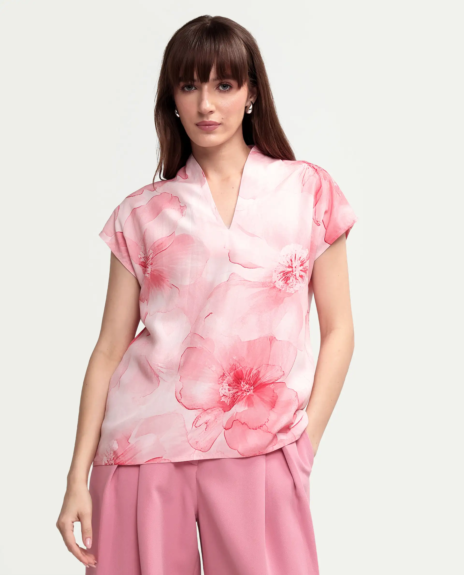 Rareism Women's Vujit Pink Viscose Half Sleeve V-Neck Regular Fit Floral Print Top - Image 3