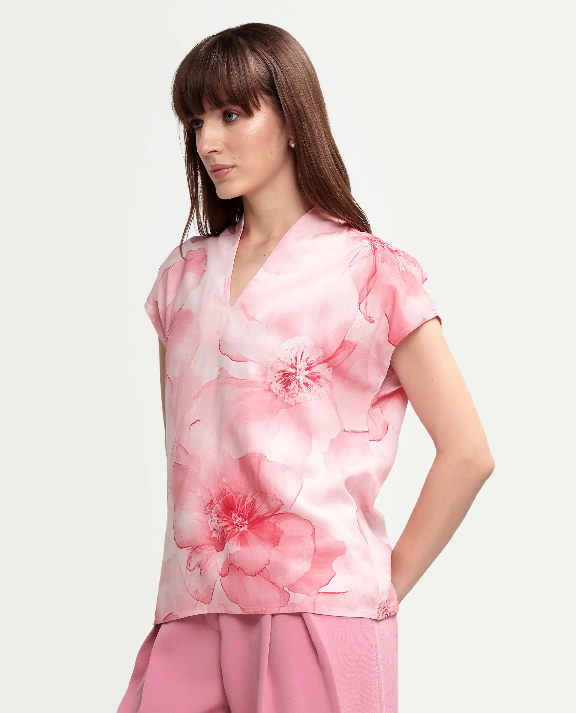 Rareism Women's Vujit Pink Viscose Half Sleeve V-Neck Regular Fit Floral Print Top - Image 5