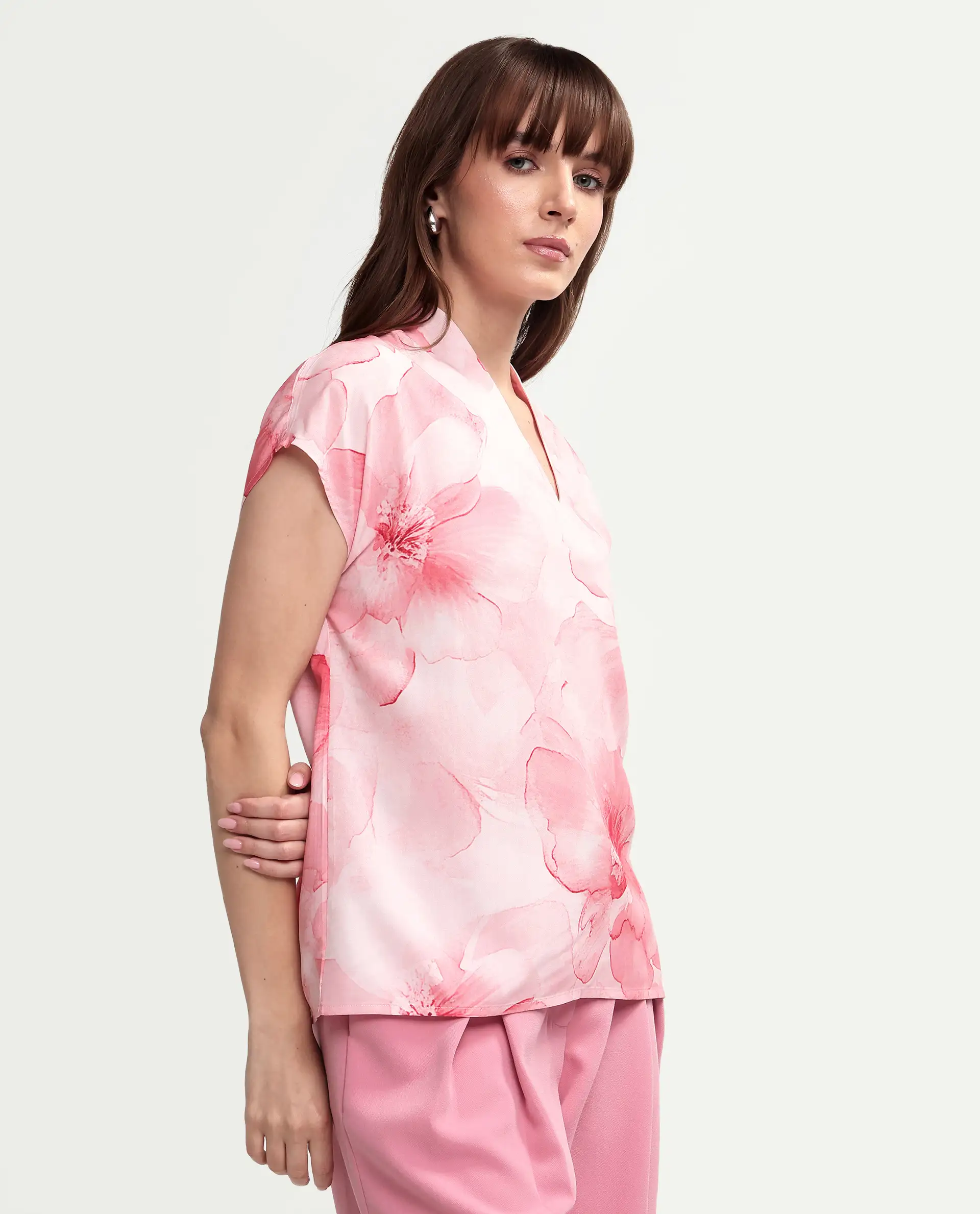 Rareism Women's Vujit Pink Viscose Half Sleeve V-Neck Regular Fit Floral Print Top - Image 6