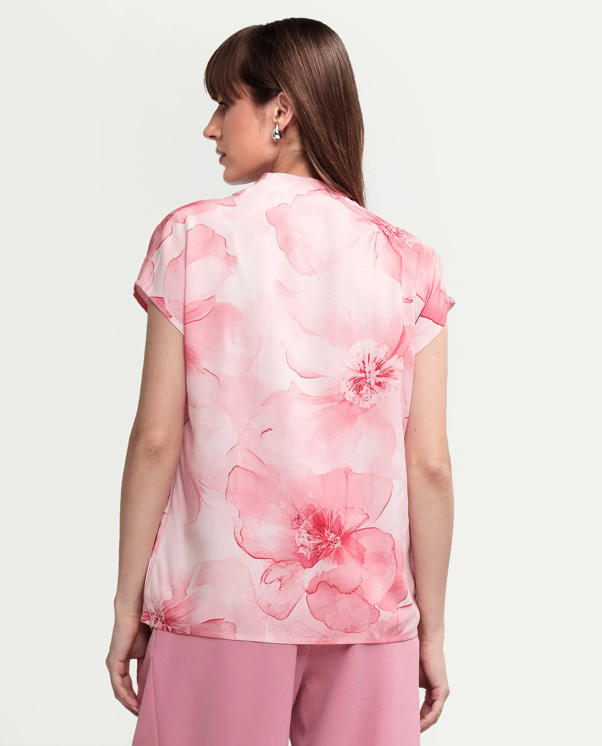 Rareism Women's Vujit Pink Viscose Half Sleeve V-Neck Regular Fit Floral Print Top - Image 7