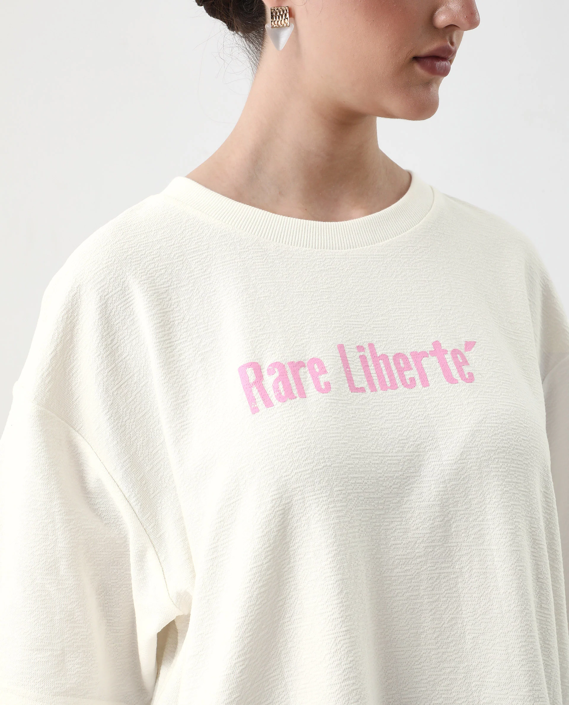 Rareism Women's Wahre Off White Cotton Crew Neck Graphic Print Oversized T-Shirt - Image 3