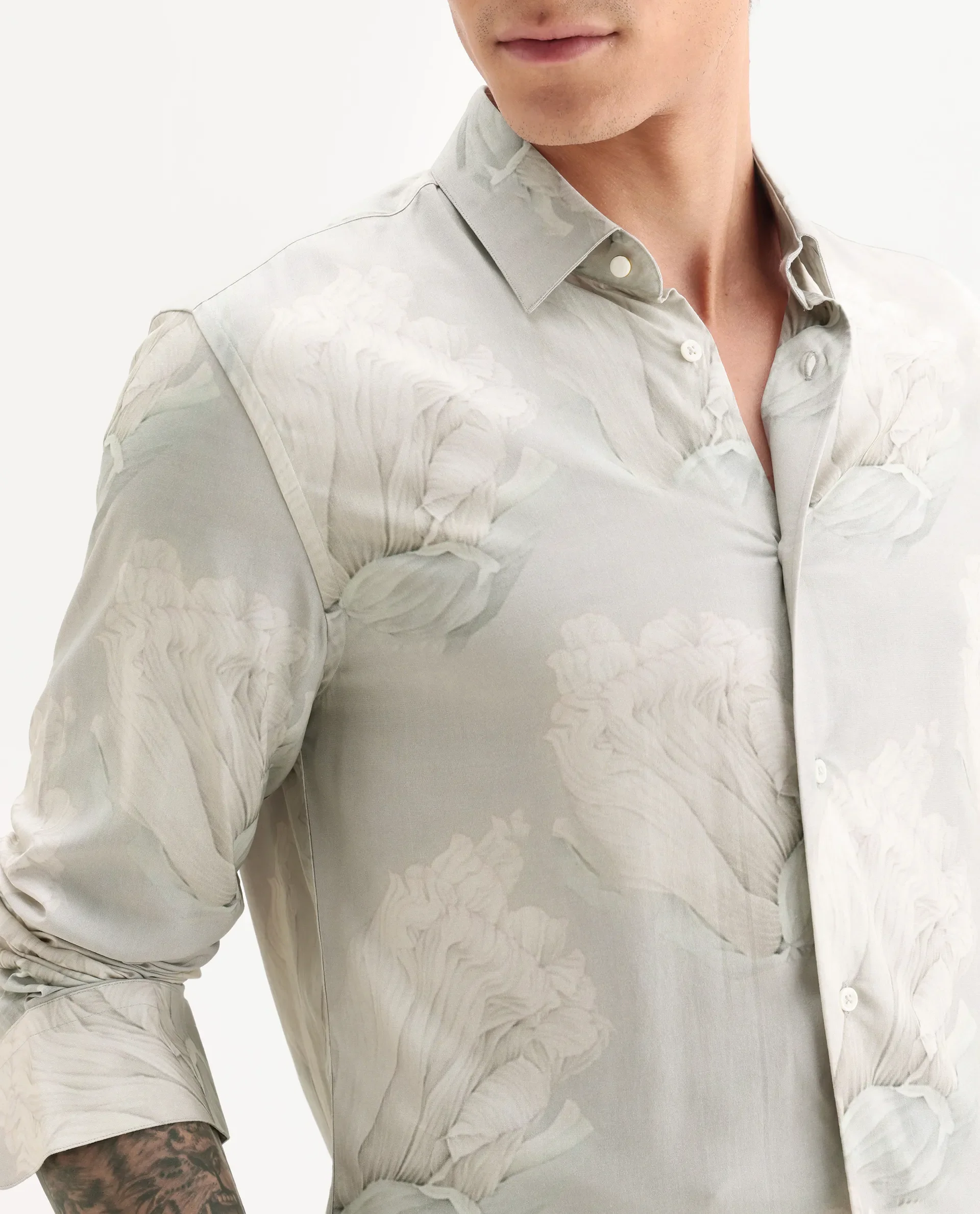 Rare Rabbit Men's Wexel Pastel Green Viscose Fabric Collared Neck Regular Fit Floral Print Shirt - Image 3