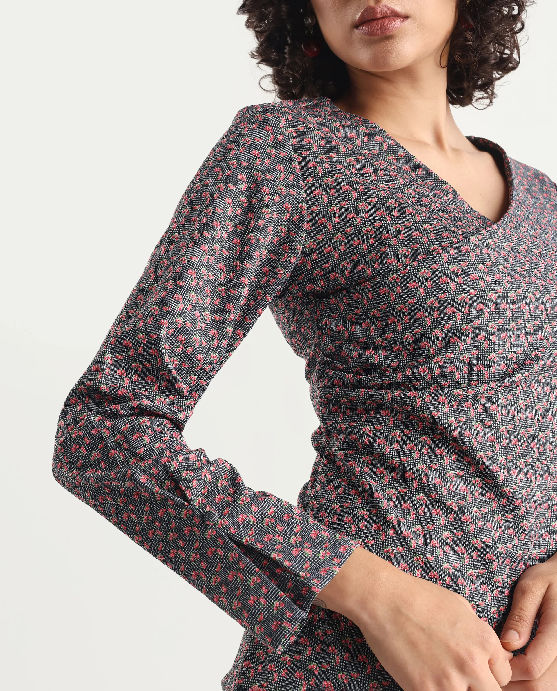 Rareism Women's Whabi Multi Cotton Blend V-Neck Floral Print Regular Fit Top - Image 3