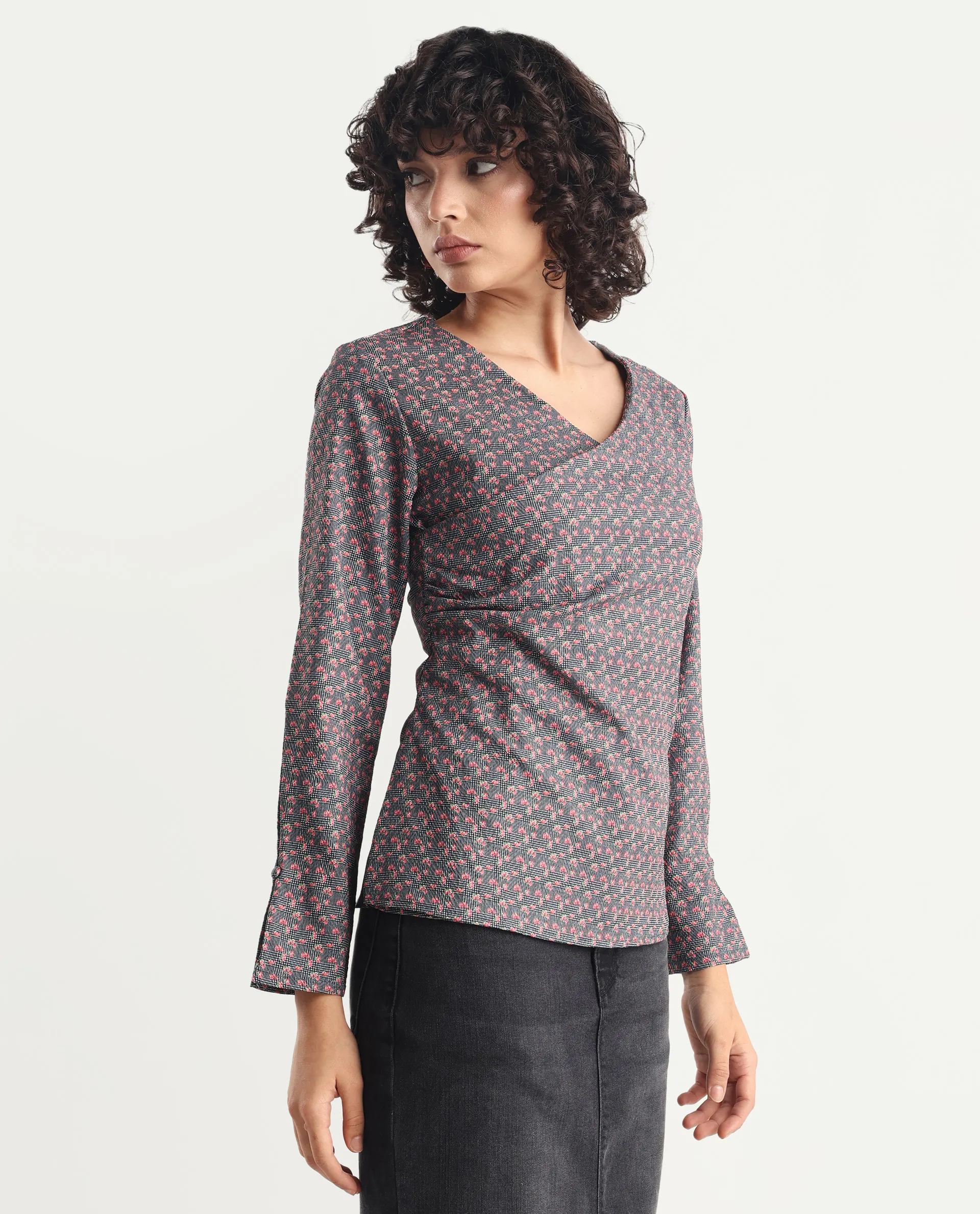 Rareism Women's Whabi Multi Cotton Blend V-Neck Floral Print Regular Fit Top - Image 5