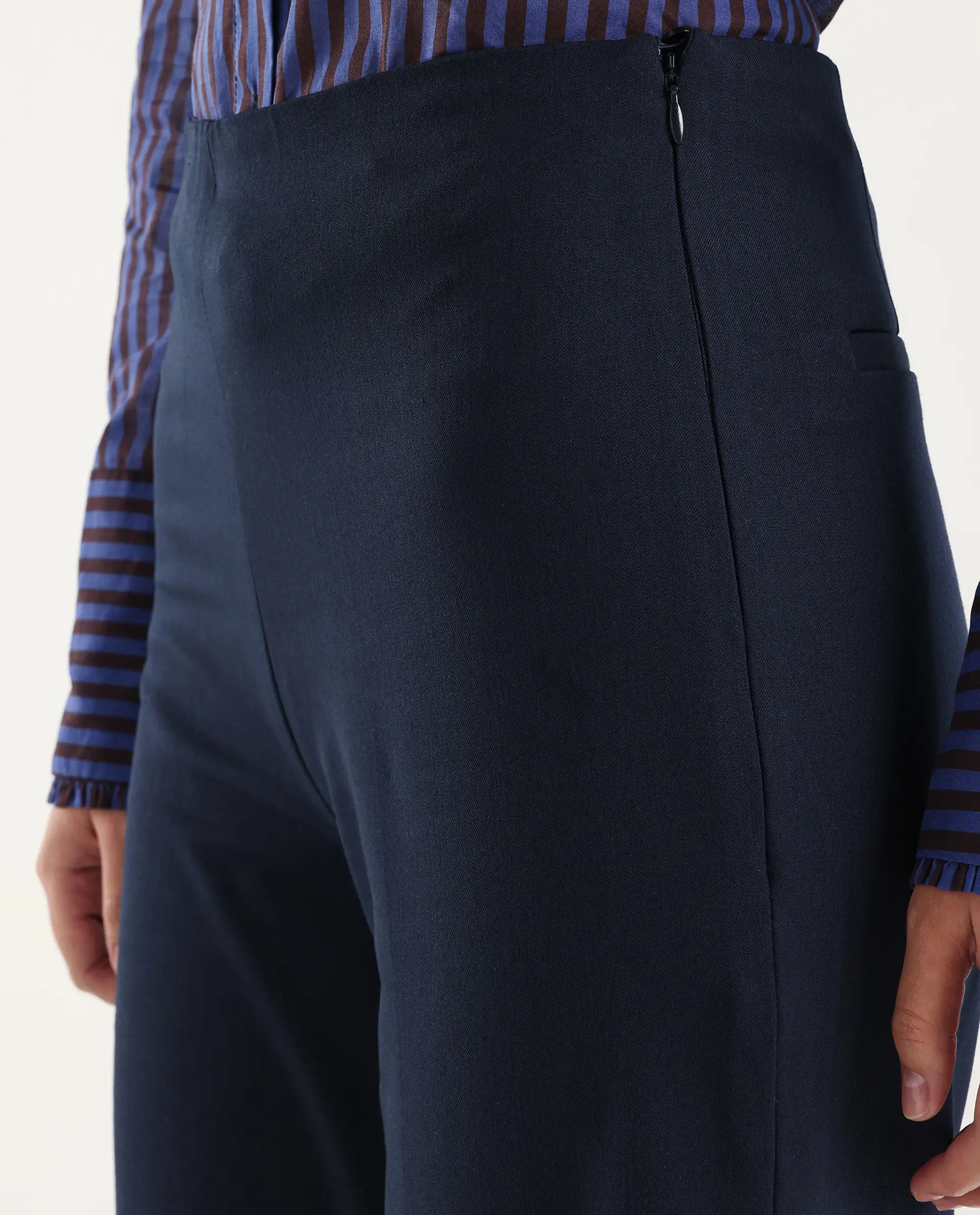 Rareism Women Wido Navy Polyester Blend Button Wide Leg Fit Plain Travel Trouser - Image 4