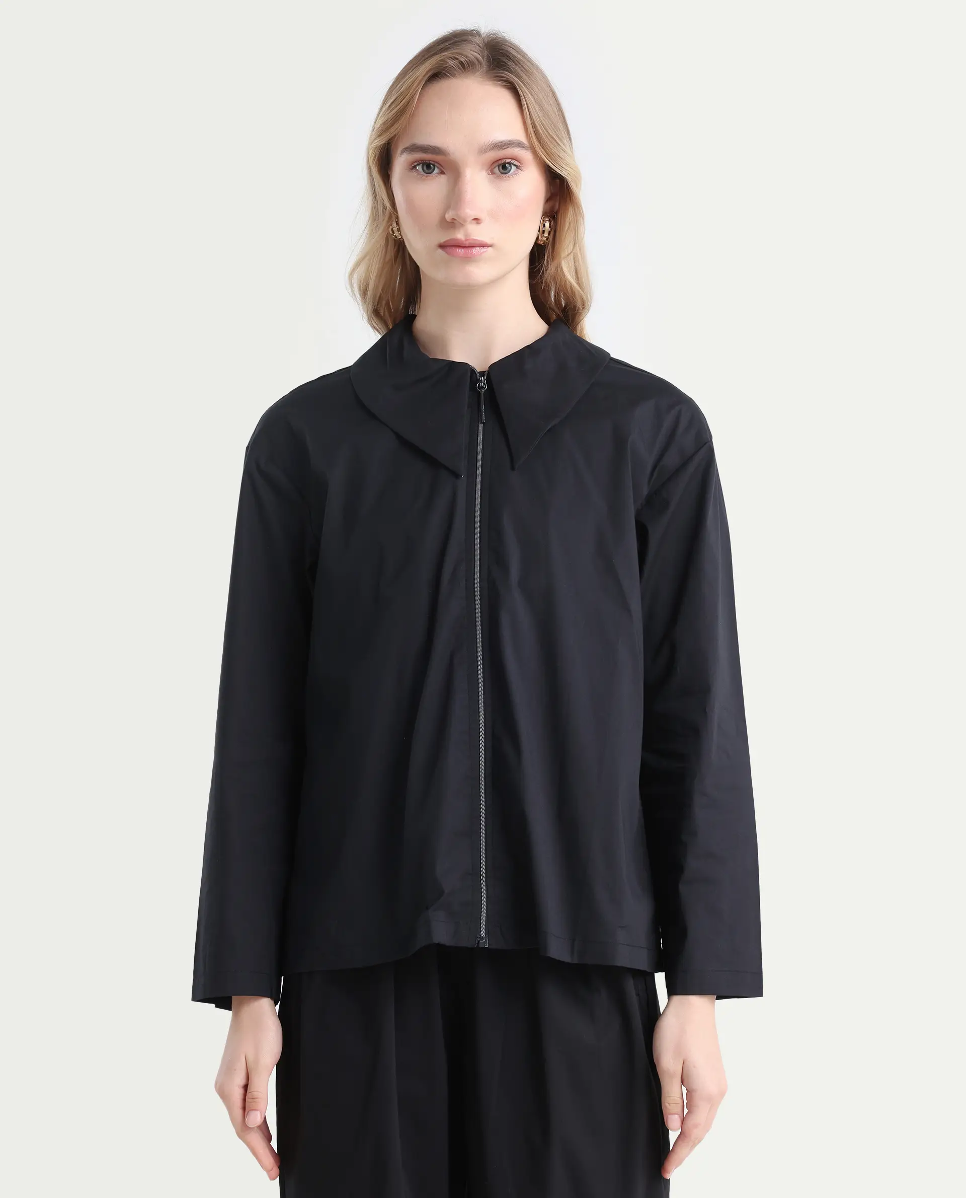 Rareism Women's Xan Black Cotton Spread Collar Plain Regular Fit Top - Image 3