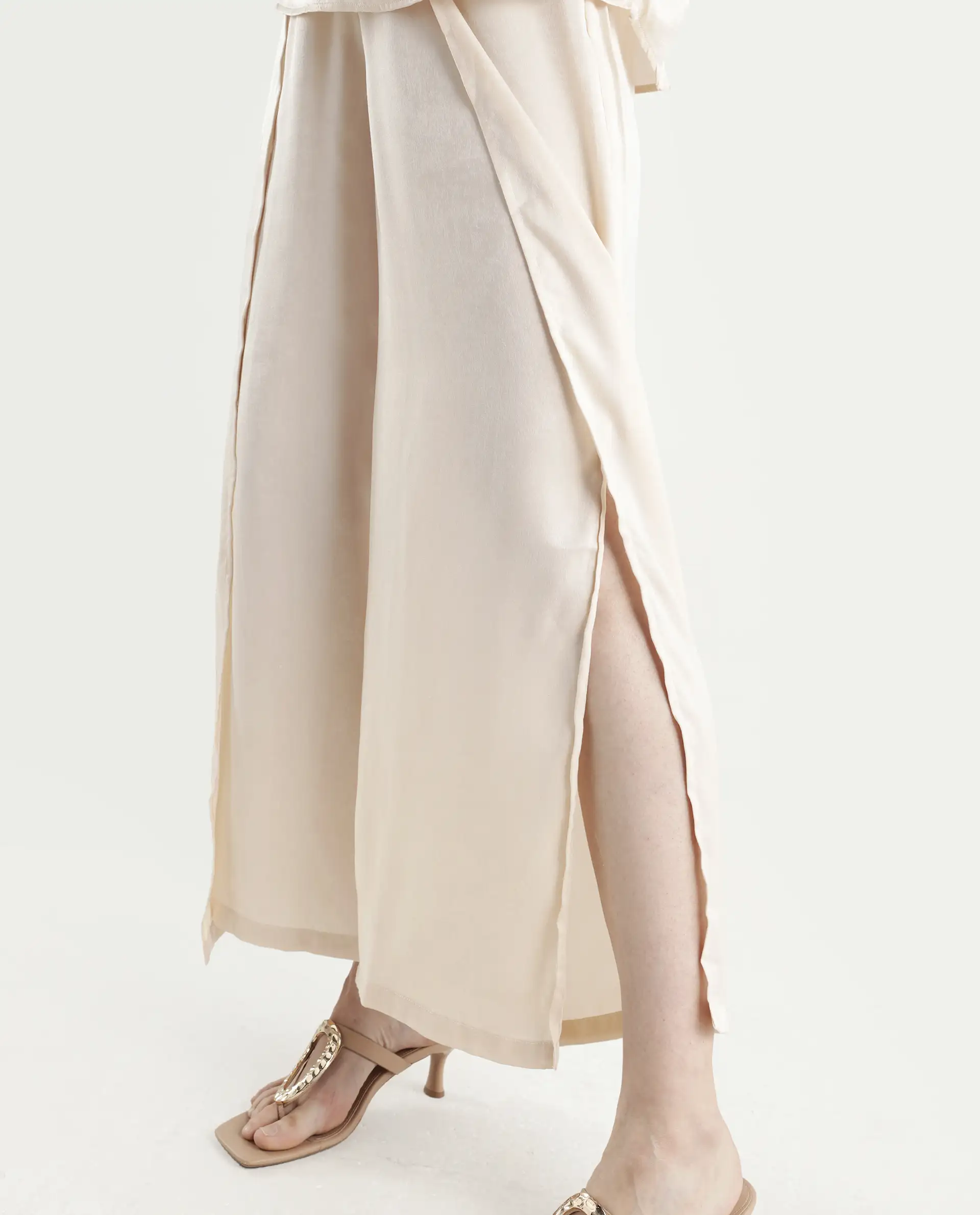 Rareism Women's Yamato-B Light Beige Satin Plain Ankle Length Wide Trouser - Image 4
