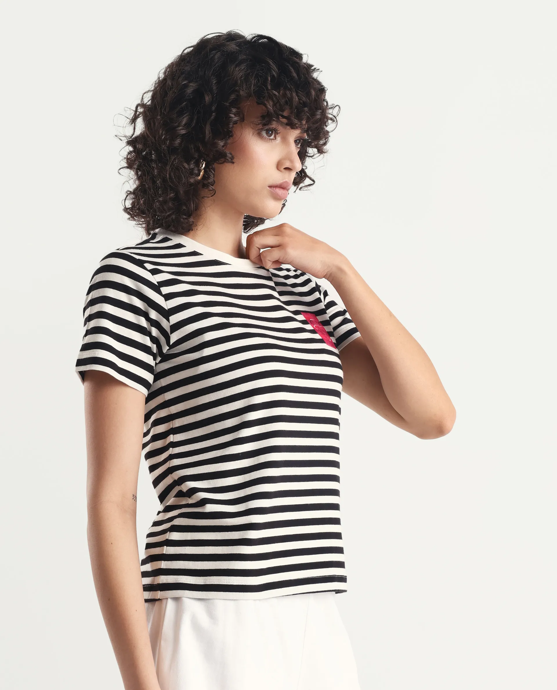 Rareism Women's Yaro Black Cotton Blend Crew Neck Graphic Print Regular Fit T-Shirt - Image 5