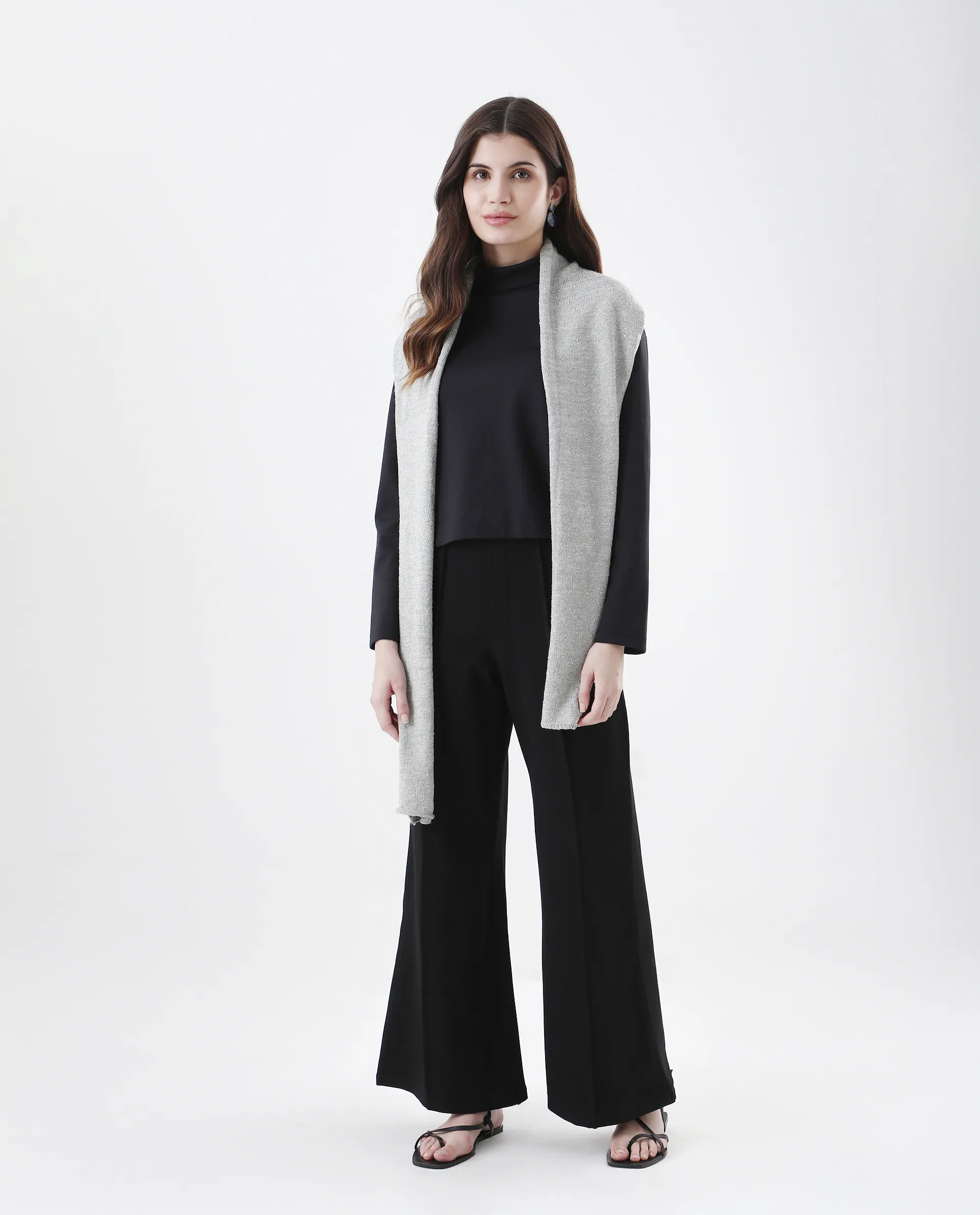 Rareism Women Yemen Dark Grey Plain Muffler - Image 4