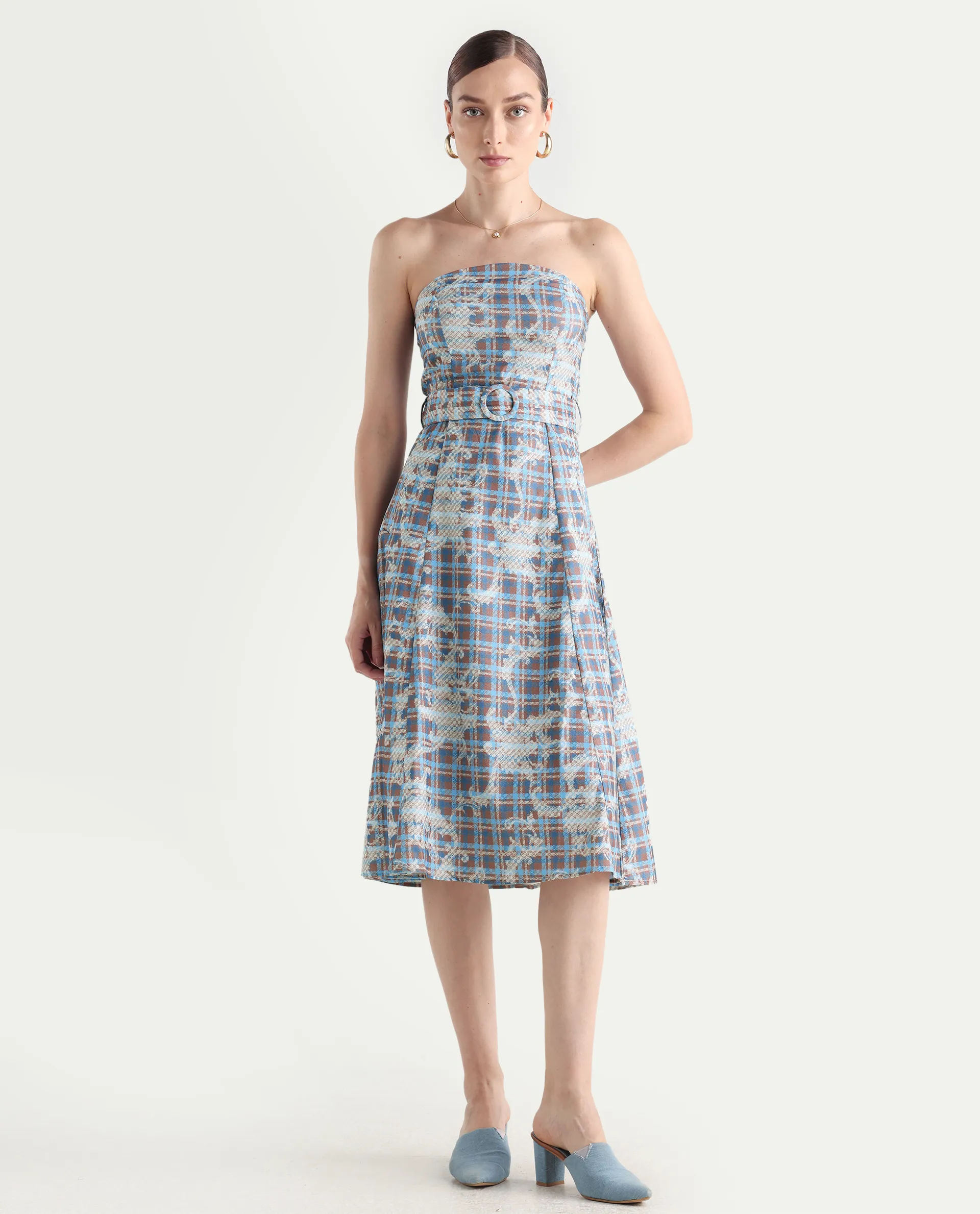 Rareism Women's Yerd Blue Cotton Blend Tube Neck Geometric Print Sleeveless Midi Flared Dress - Image 2
