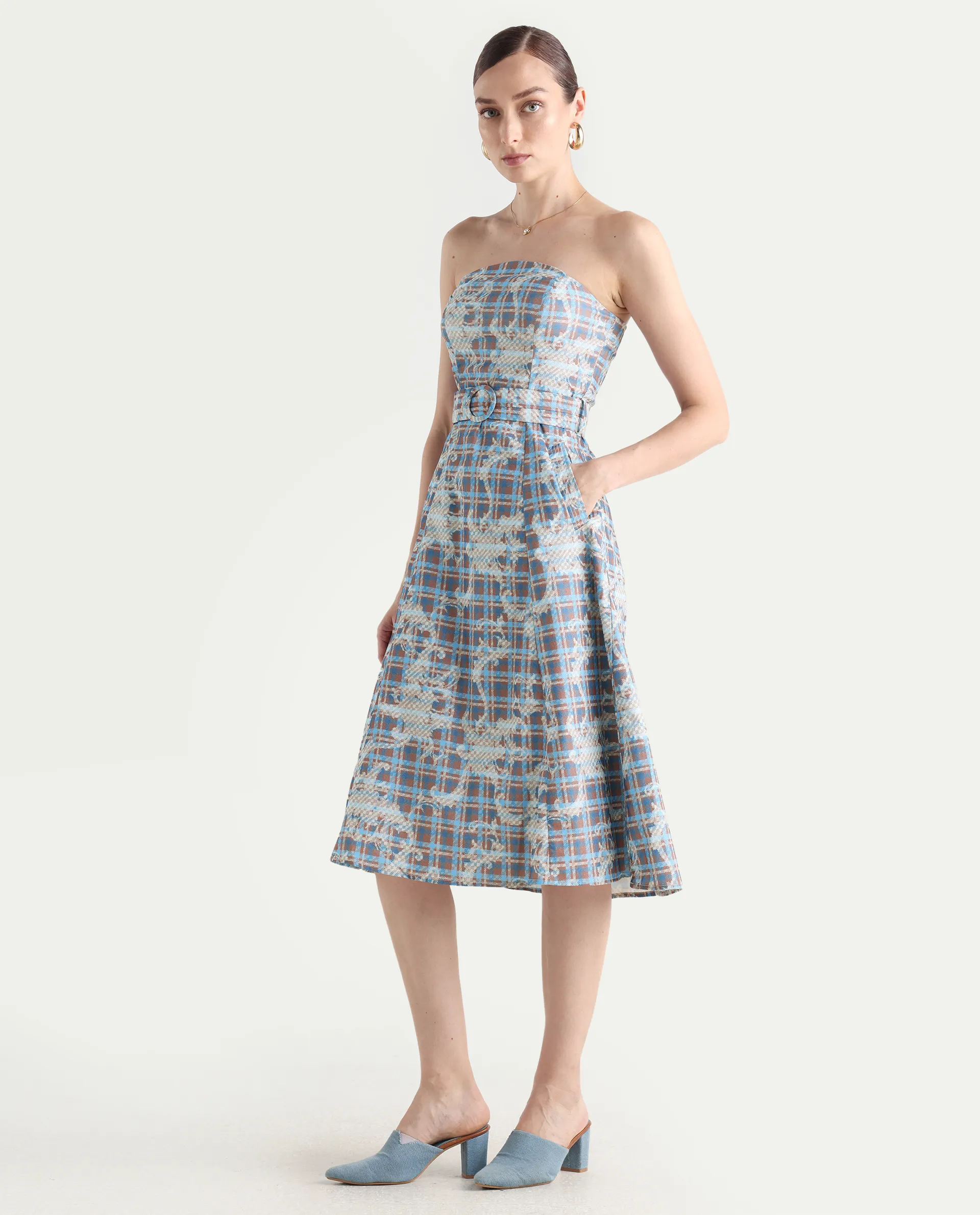 Rareism Women's Yerd Blue Cotton Blend Tube Neck Geometric Print Sleeveless Midi Flared Dress - Image 6