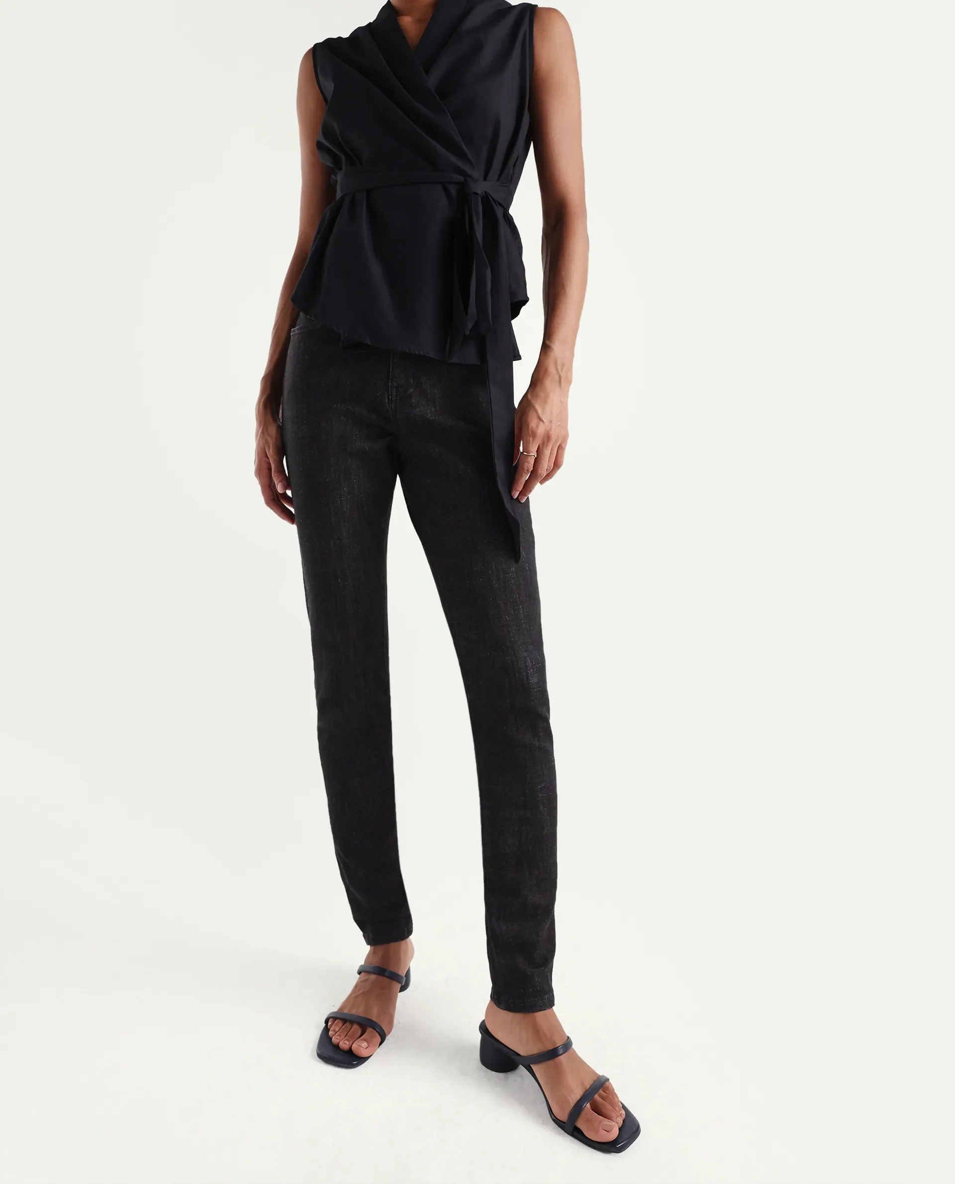 Rareism Women's Zaisho Black Cotton Blend Plain Ankle Length Sleek Skinny Fit Jeans - Image 2