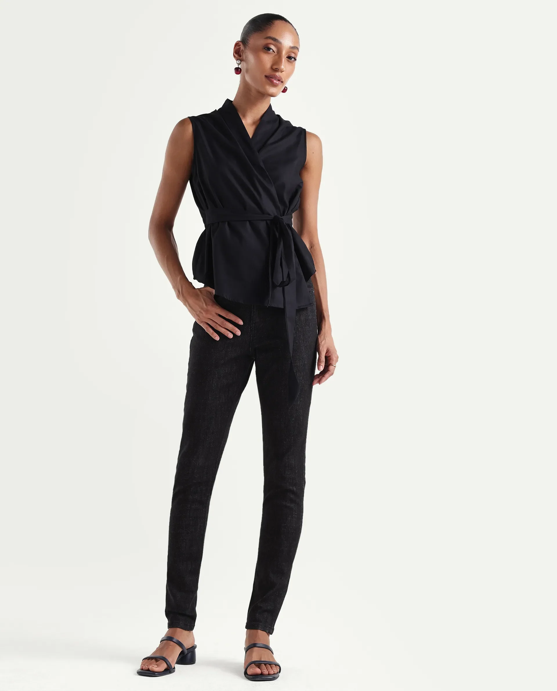 Rareism Women's Zaisho Black Cotton Blend Plain Ankle Length Sleek Skinny Fit Jeans - Image 3