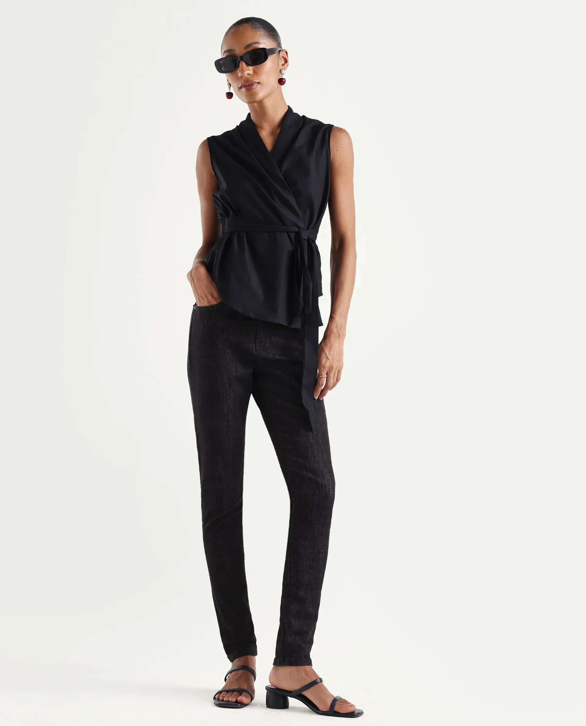 Rareism Women's Zaisho Black Cotton Blend Plain Ankle Length Sleek Skinny Fit Jeans - Image 5