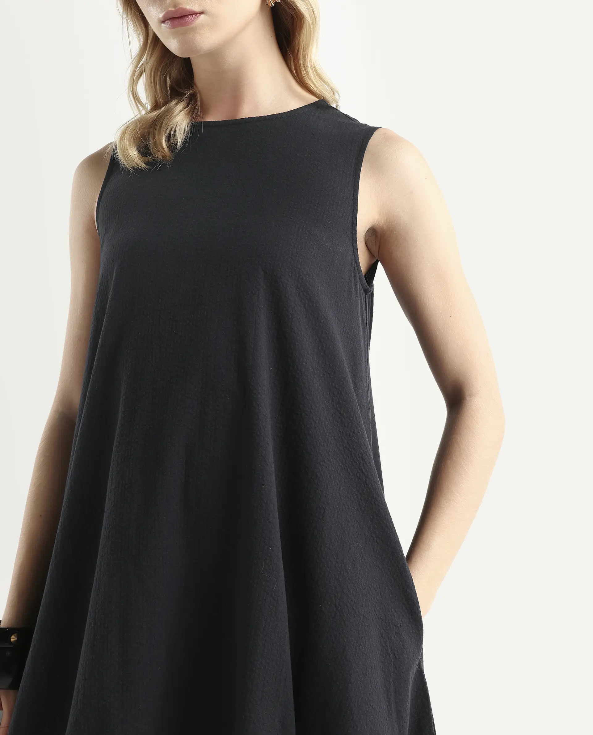 Rareism Women's Zakura Black Cotton Crew Neck Striped Sleeveless Maxi Balloon Dress - Image 3