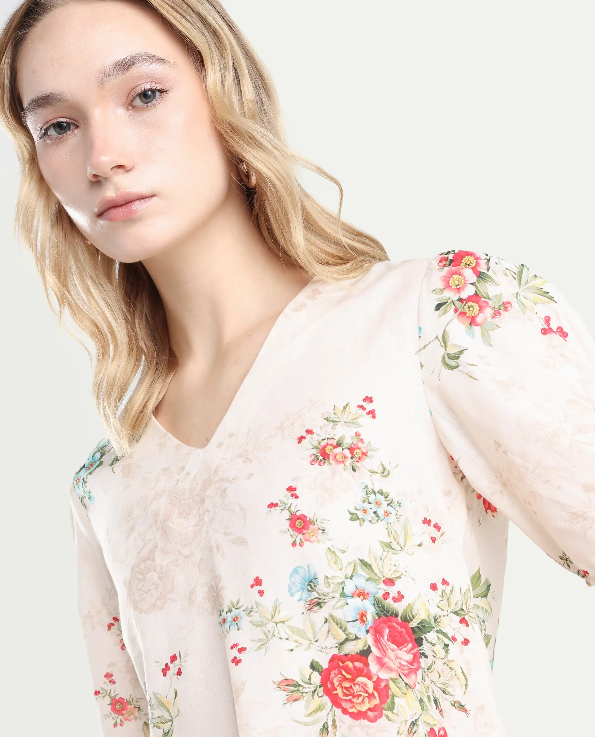 Rareism Women's Zamora Multi Cotton V-Neck Floral Print Bell Sleeve Crop Regular Fit Top - Image 4