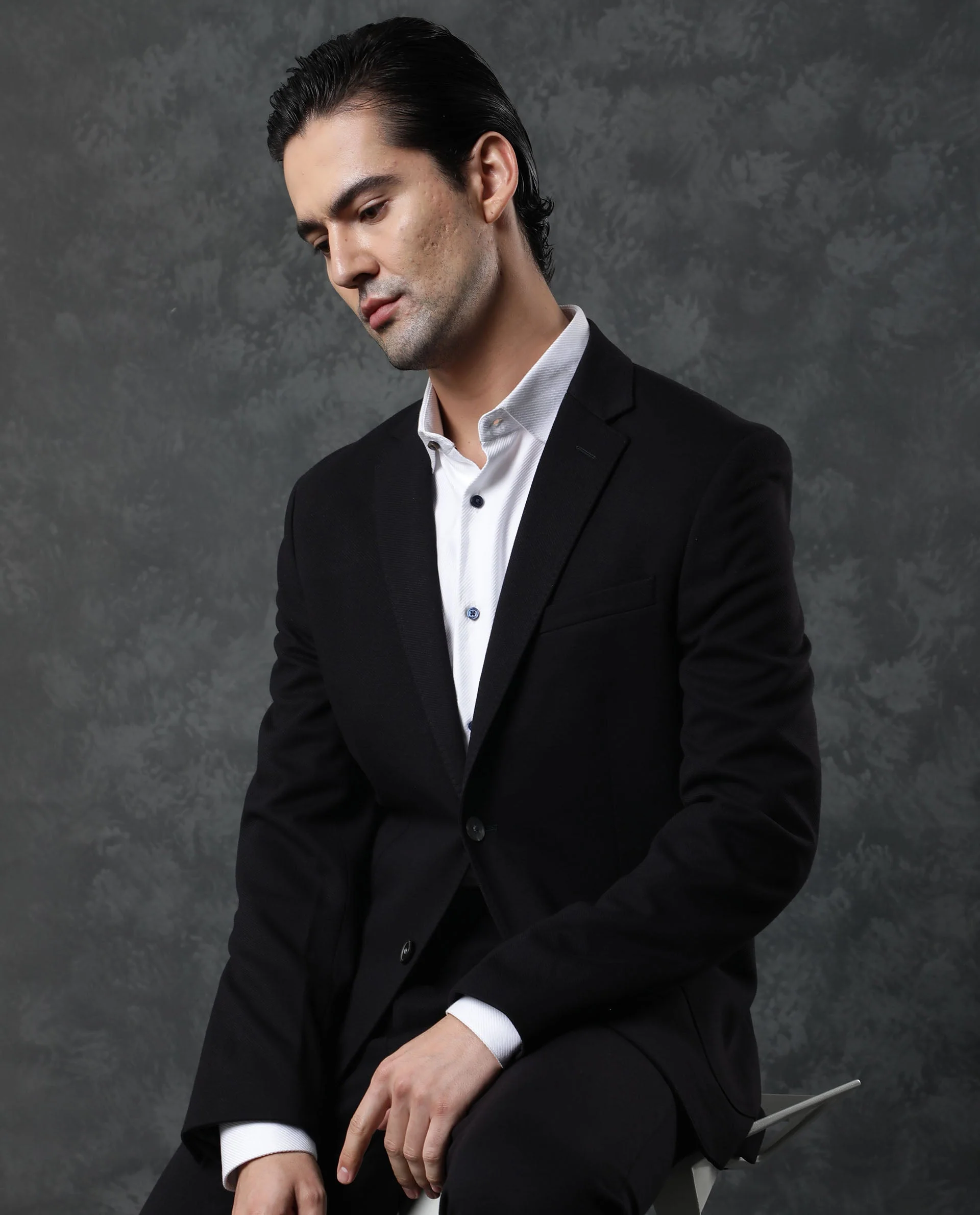 Rare Rabbit Men's Zandro Black Polyester Plain Tailored Fit Full Sleeve Lapel Neck Suits