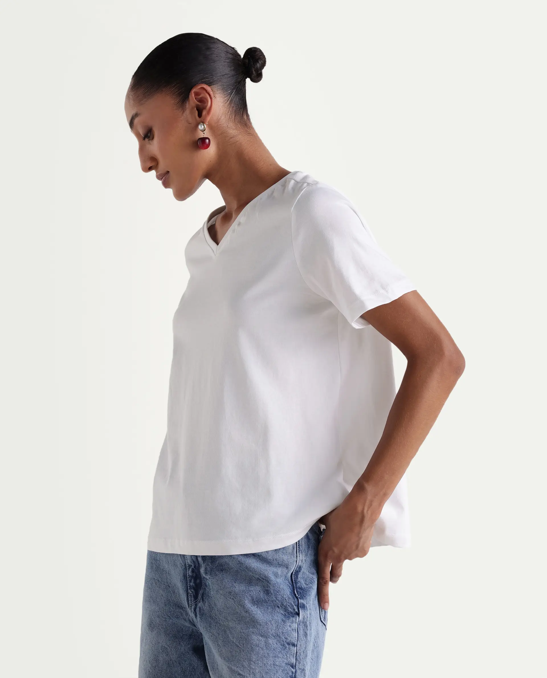 Rareism Women's Zay White Cotton V-Neck Pull-On Relaxed Typography Print T-Shirt - Image 4