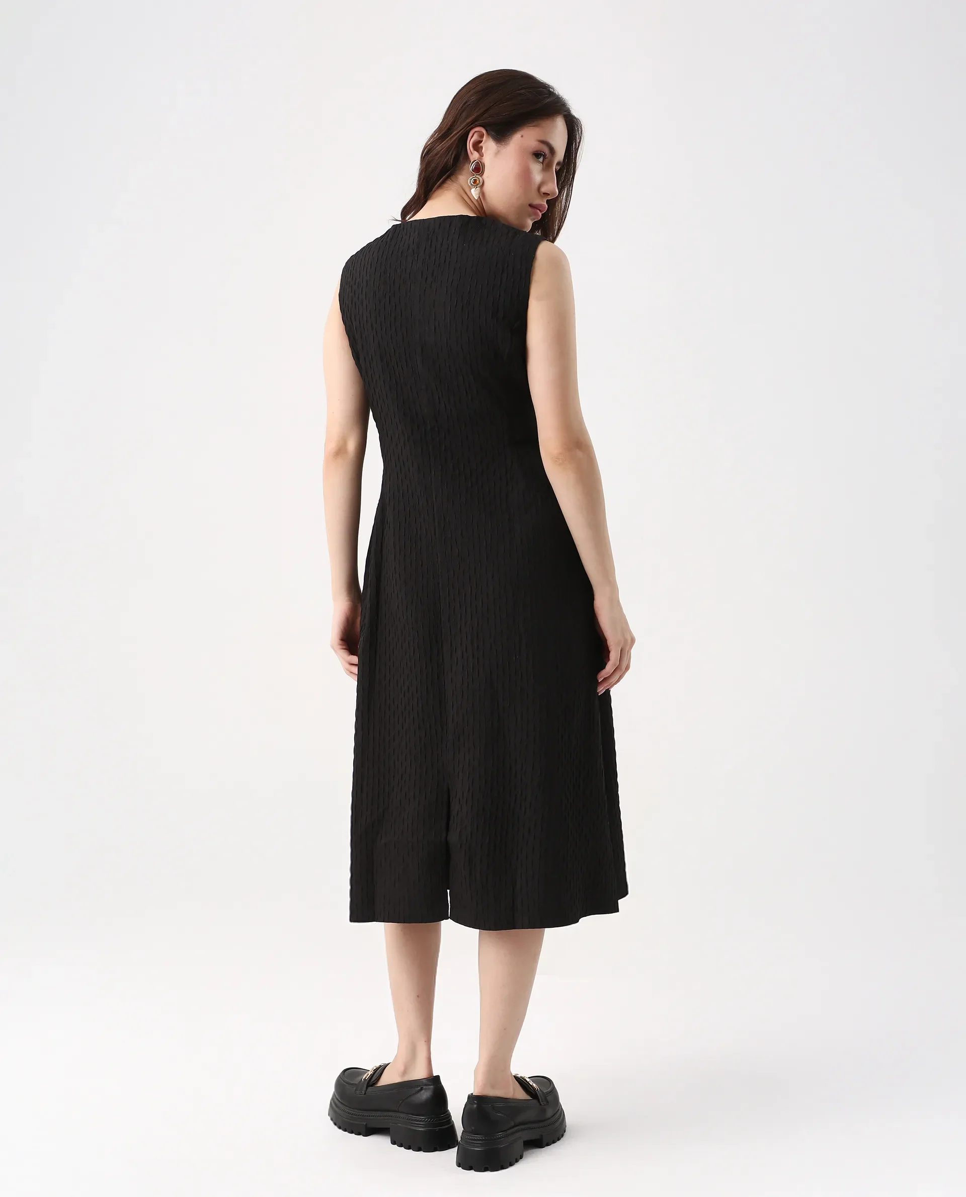 Rareism Women's Zelina Black Polyester Round Neck Striped Sleeveless Knee Length A-Line Dress - Image 7
