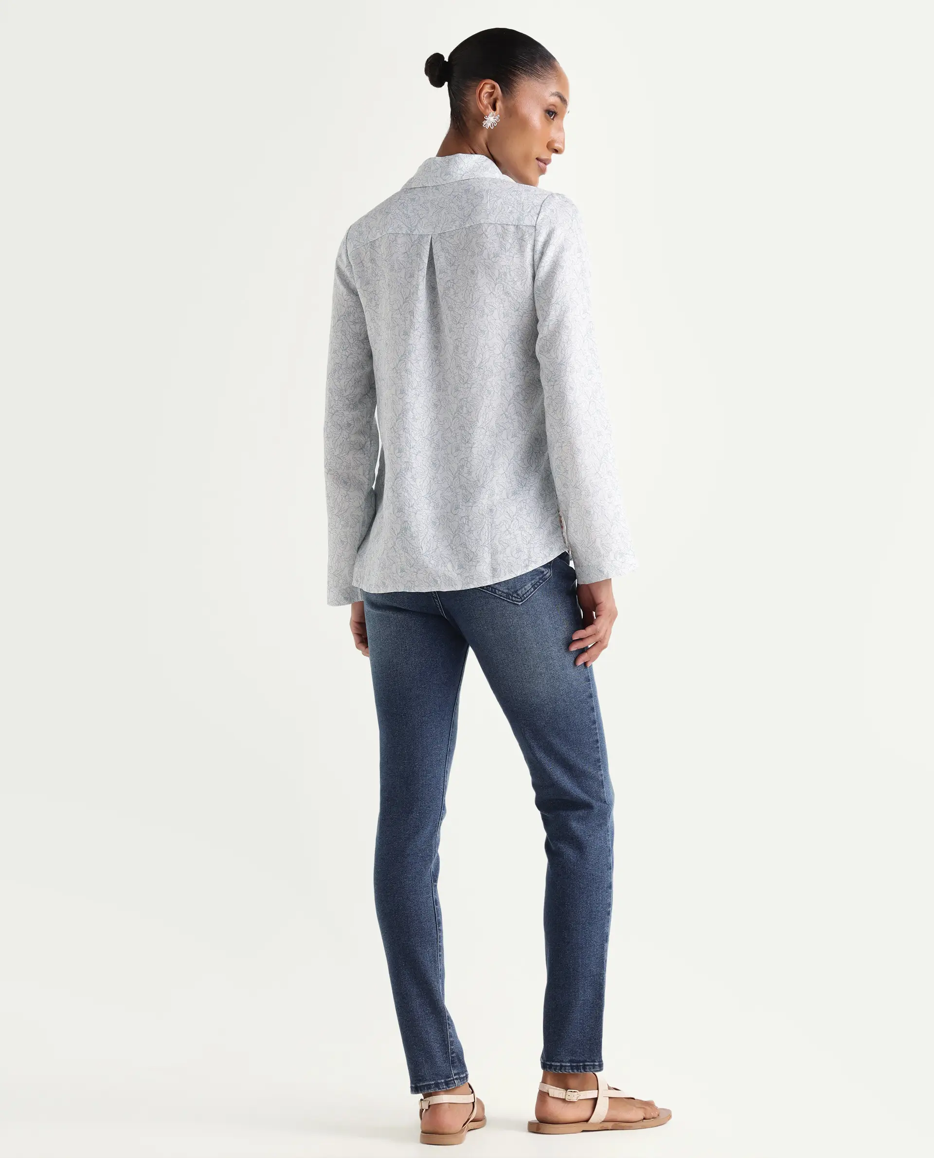 Rareism Women's Zing Blue Cotton Blend Plain Ankle Length Sleek Skinny Fit Jeans - Image 6