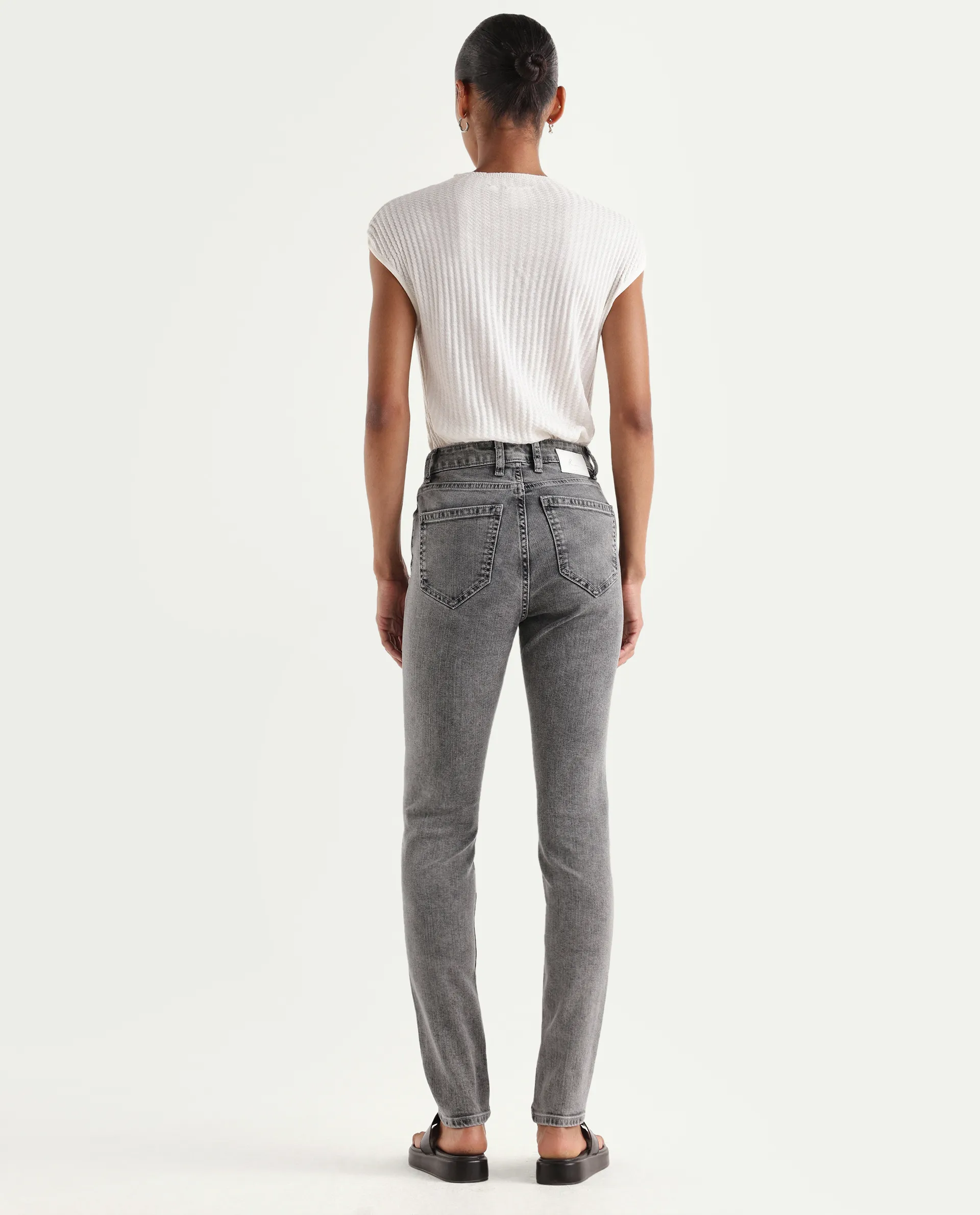 Rareism Women's Zingal Grey Cotton Plain Ankle Length Sleek Skinny Fit Jeans - Image 7