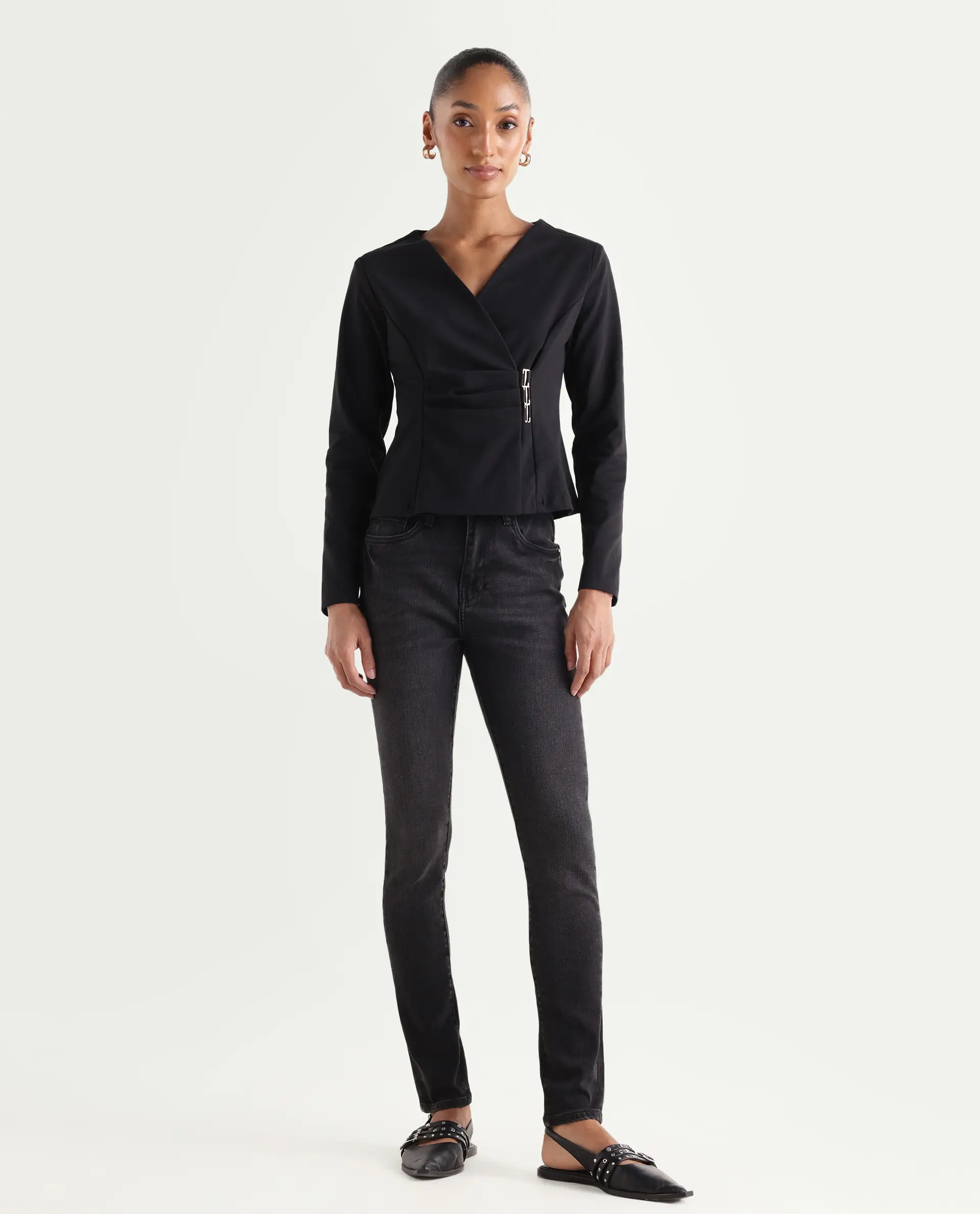 Rareism Women's Zingy Black Cotton Blend Plain Ankle Length Sleek Skinny Fit Jeans - Image 2