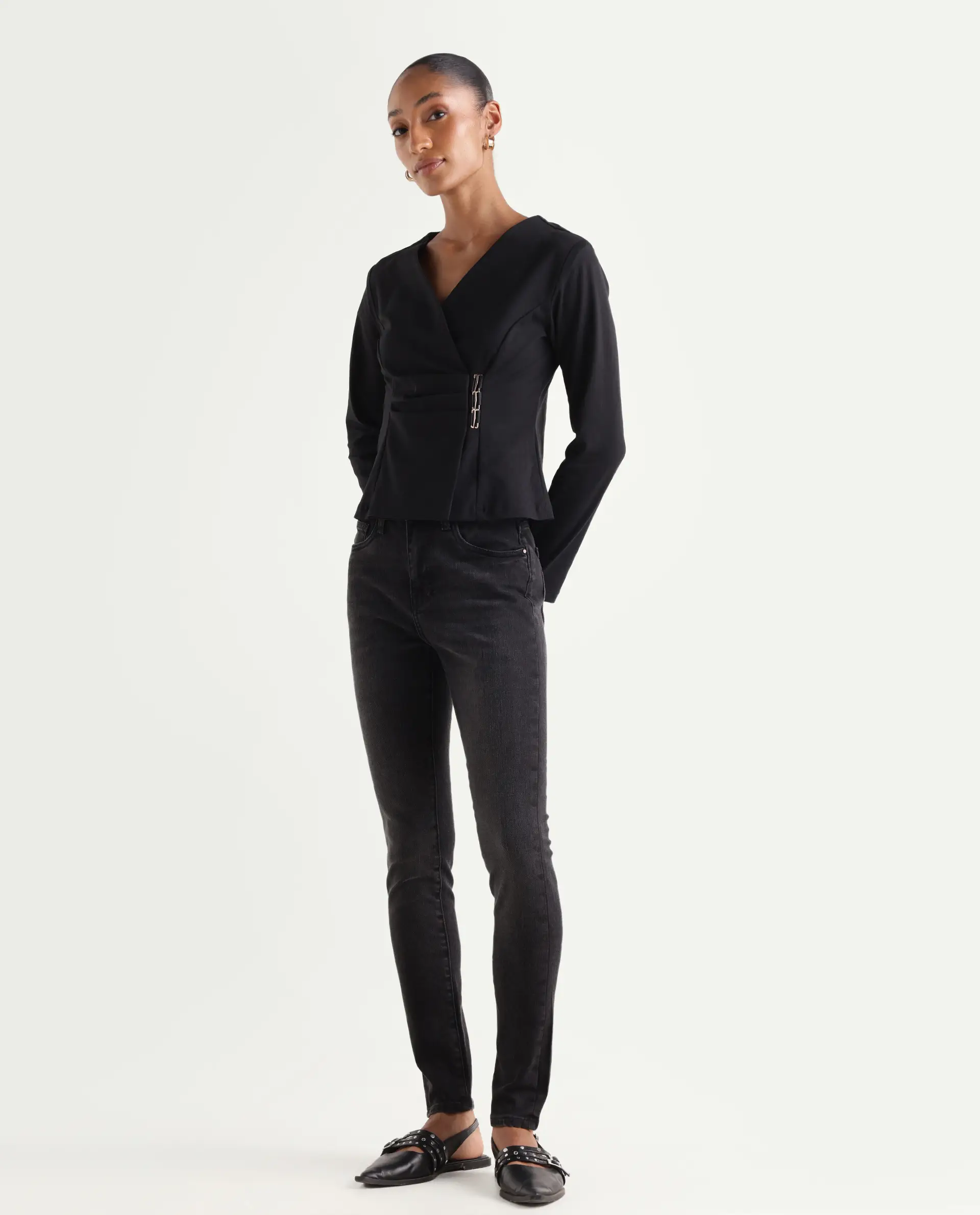 Rareism Women's Zingy Black Cotton Blend Plain Ankle Length Sleek Skinny Fit Jeans - Image 4