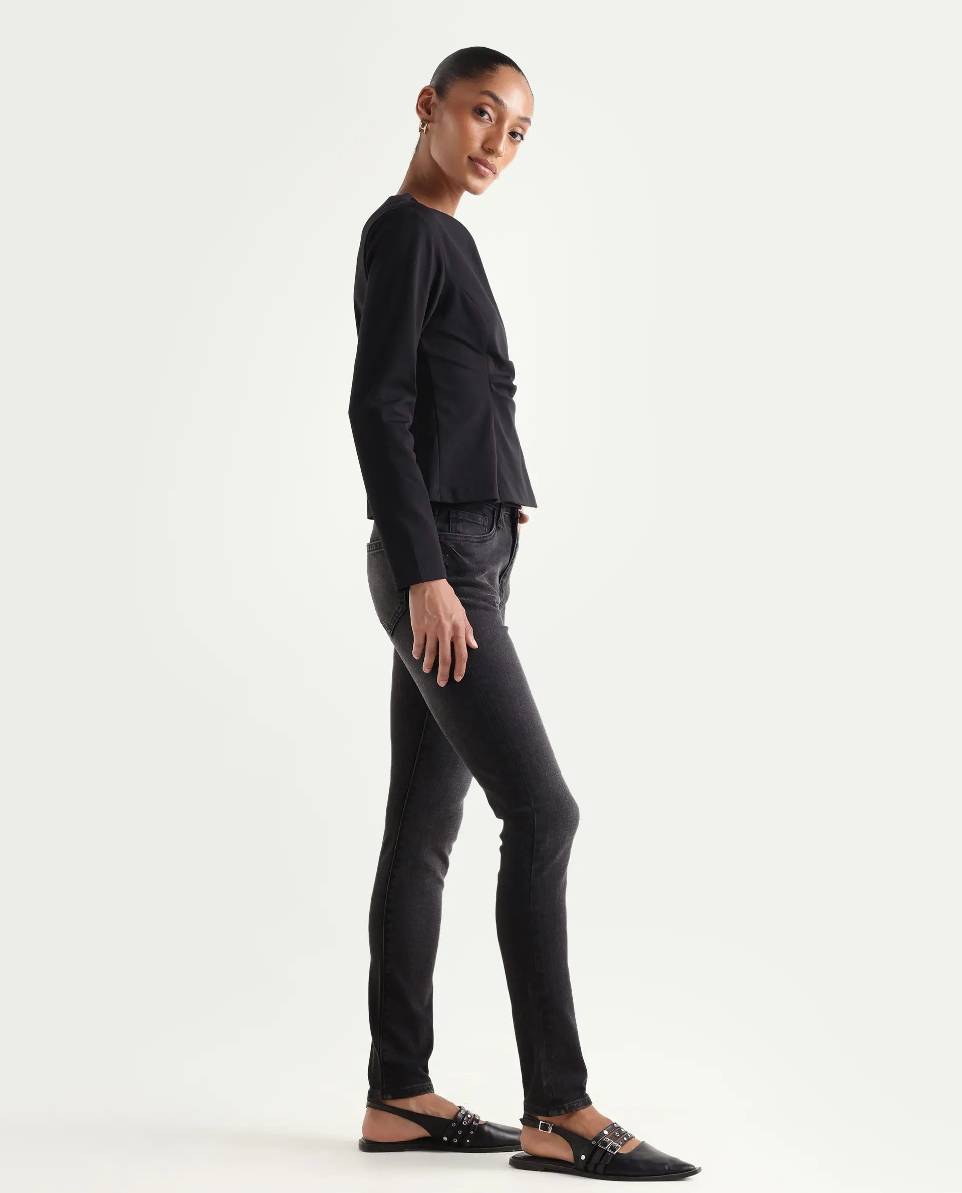Rareism Women's Zingy Black Cotton Blend Plain Ankle Length Sleek Skinny Fit Jeans - Image 5