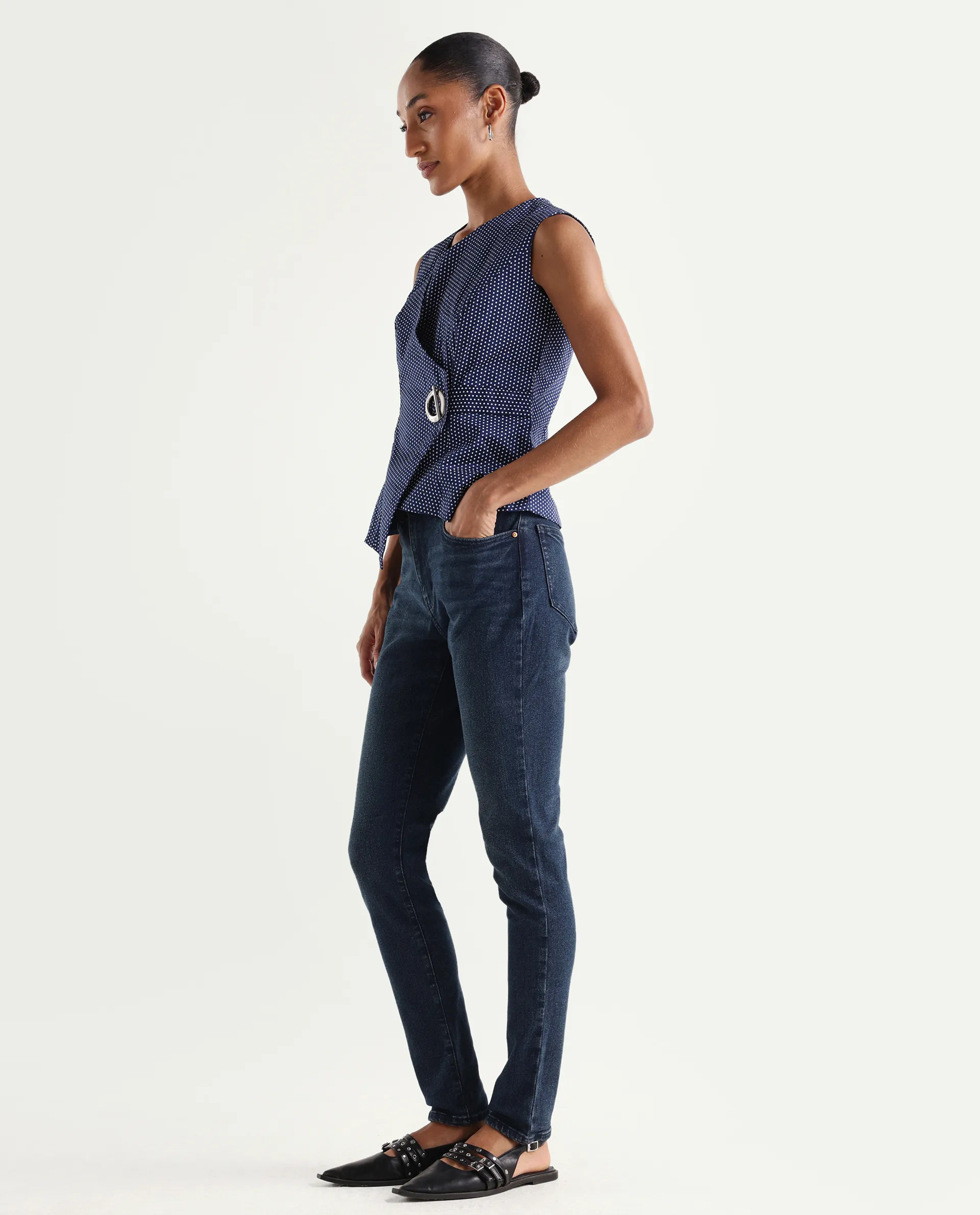 Rareism Women's Zinko Dark Blue Denim Plain Ankle Length Slim Fit Jeans