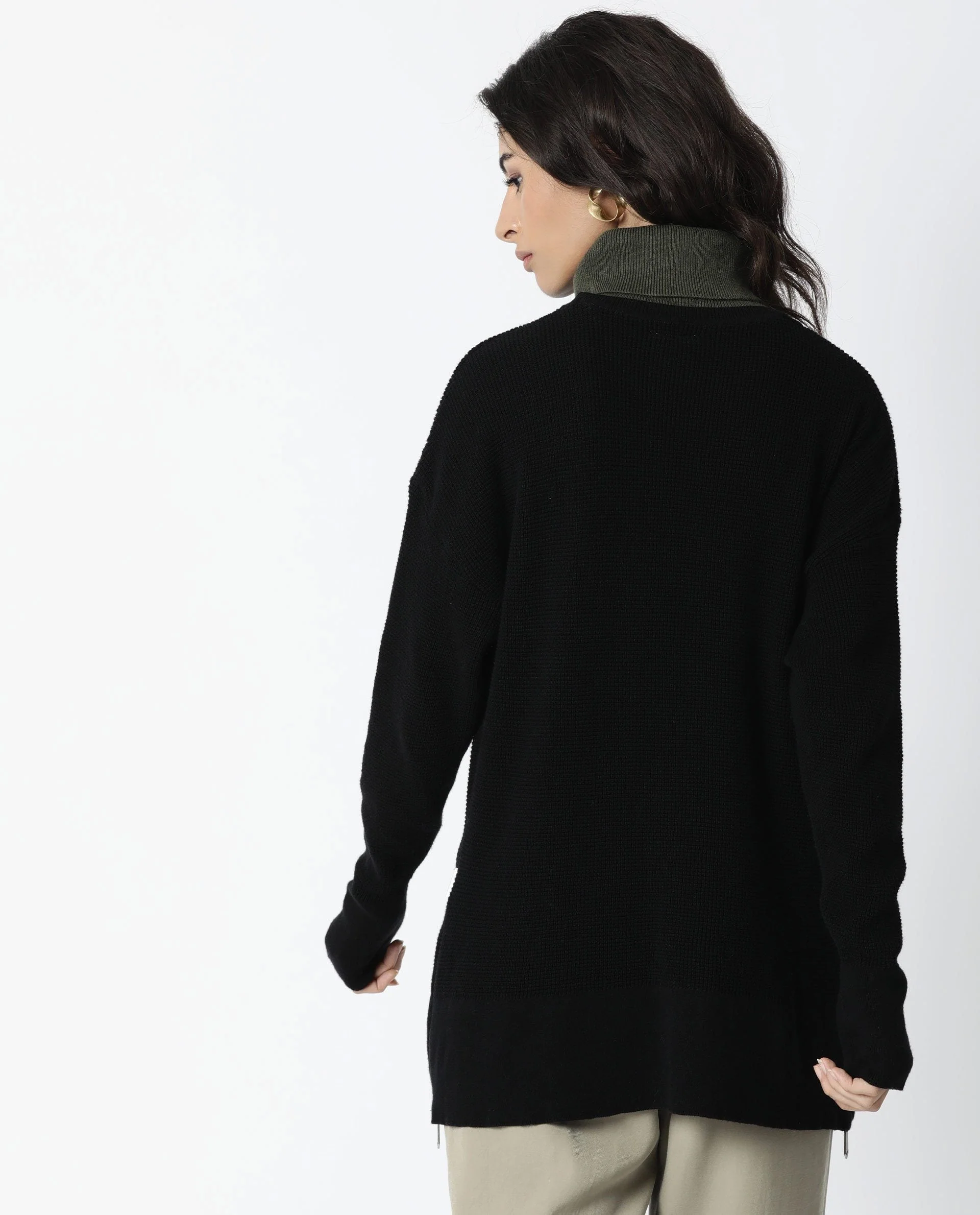 Rareism Women's Zippo Black Cotton Detachable Collar Plain Knee Length Relaxed Fit Sweater - Image 4