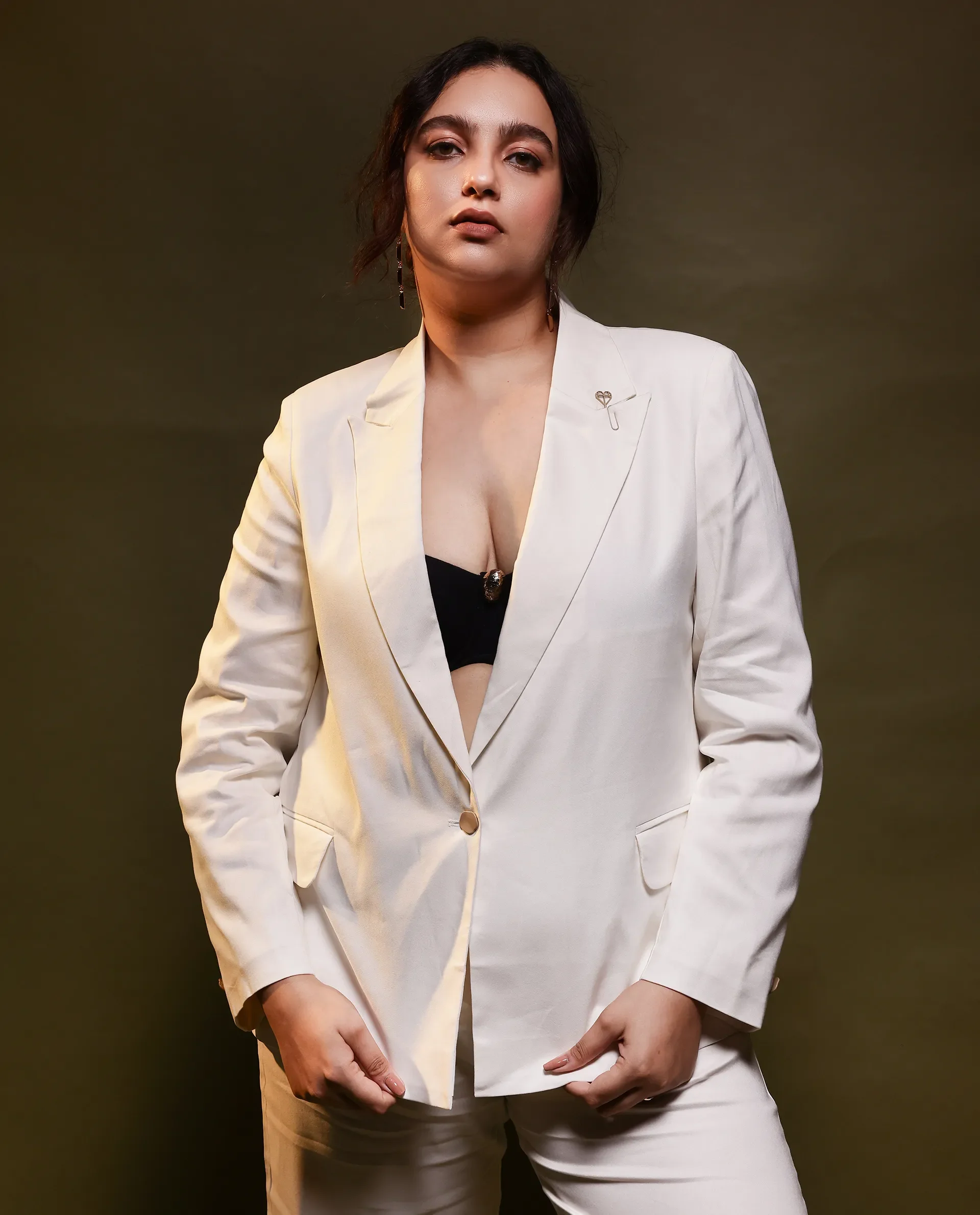 Rareism Women's Ziva Offwhite Polyester Lapel Neck Plain Tailored Blazer - Image 3