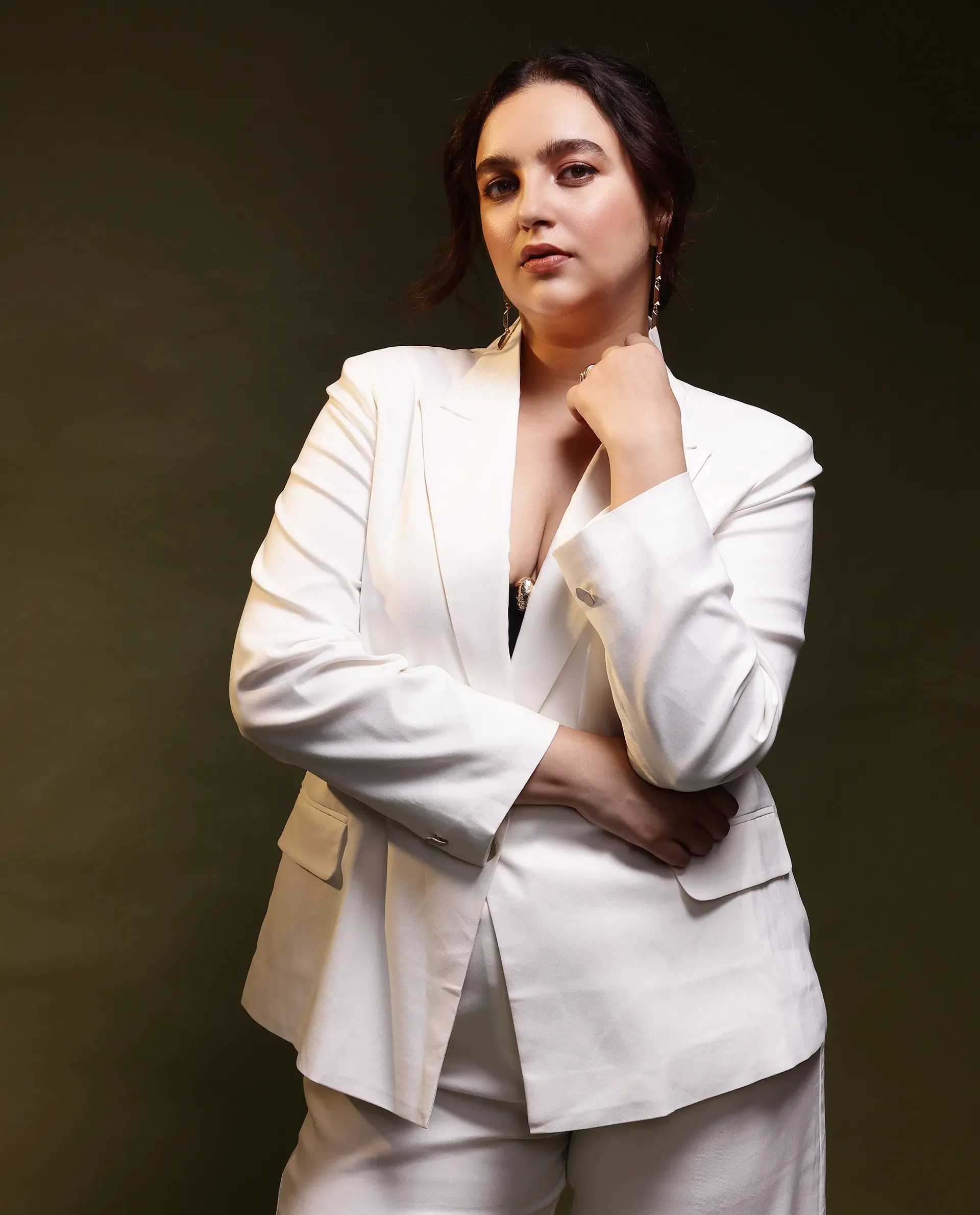 Rareism Women's Ziva Offwhite Polyester Lapel Neck Plain Tailored Blazer - Image 4