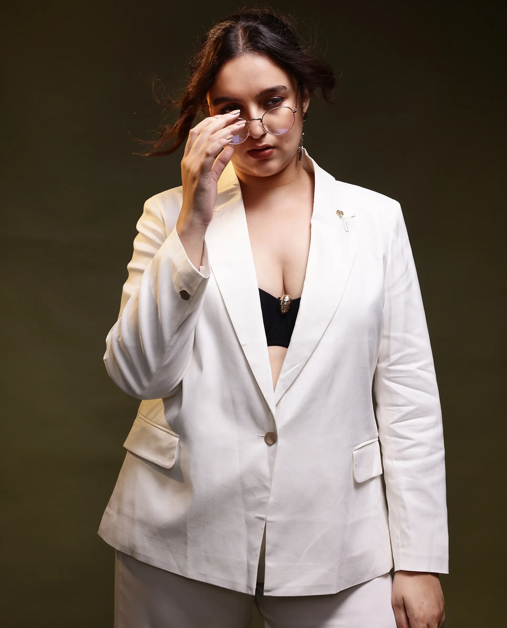 Rareism Women's Ziva Offwhite Polyester Lapel Neck Plain Tailored Blazer - Image 7