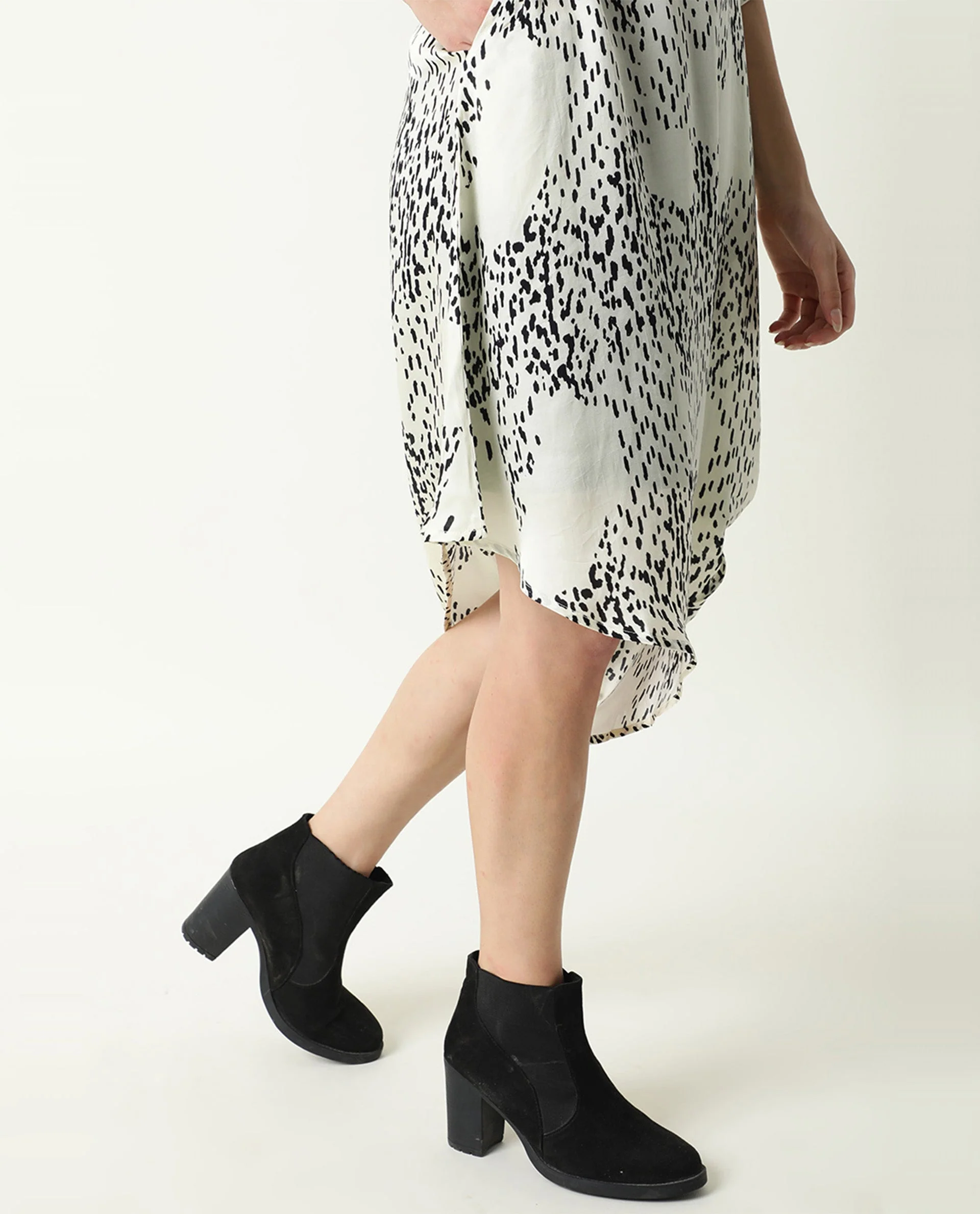 Rareism Women's Zoella Offwhite Viscose High Neck Abstract Print Cuffed Sleeve Midi Flared Dress - Image 4