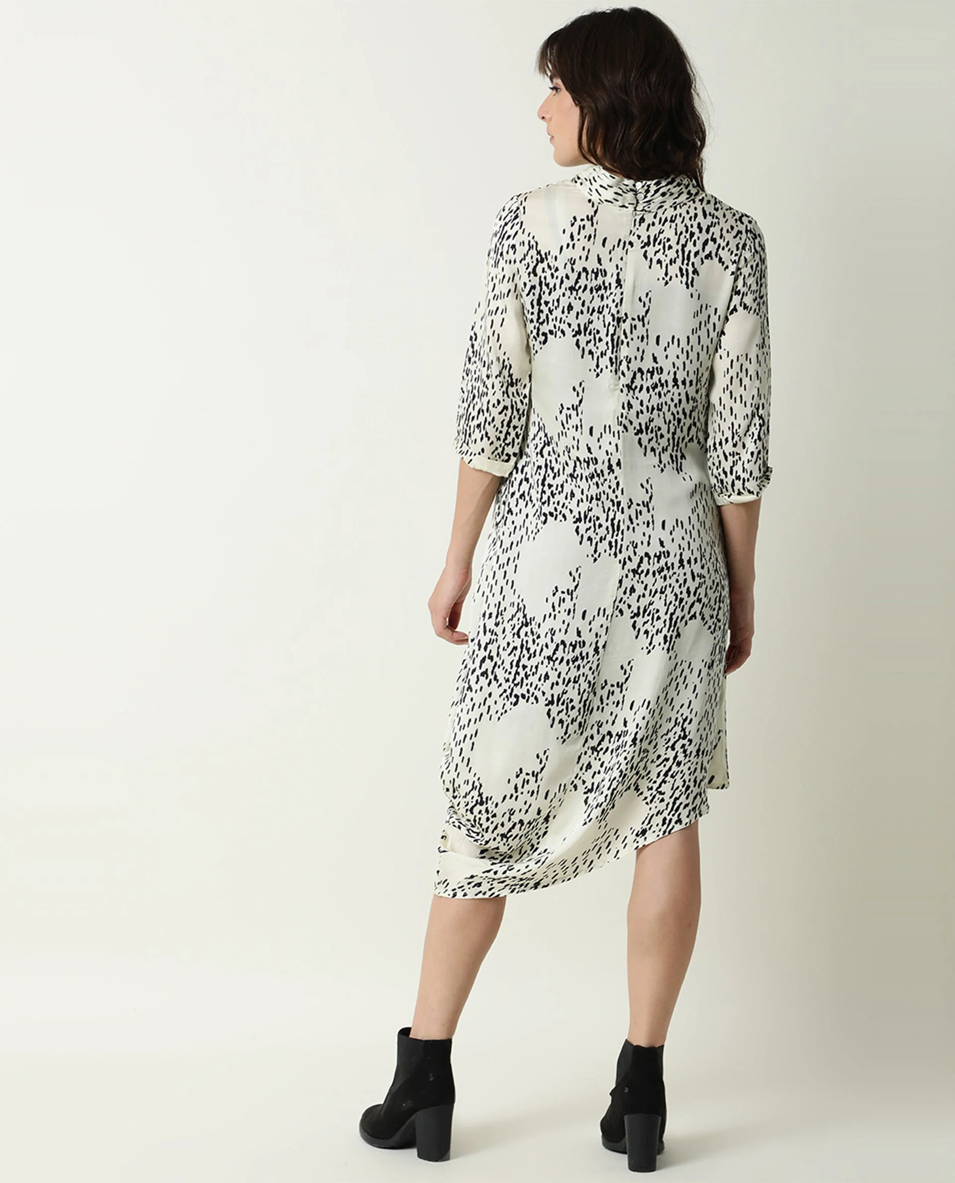 Rareism Women's Zoella Offwhite Viscose High Neck Abstract Print Cuffed Sleeve Midi Flared Dress - Image 5