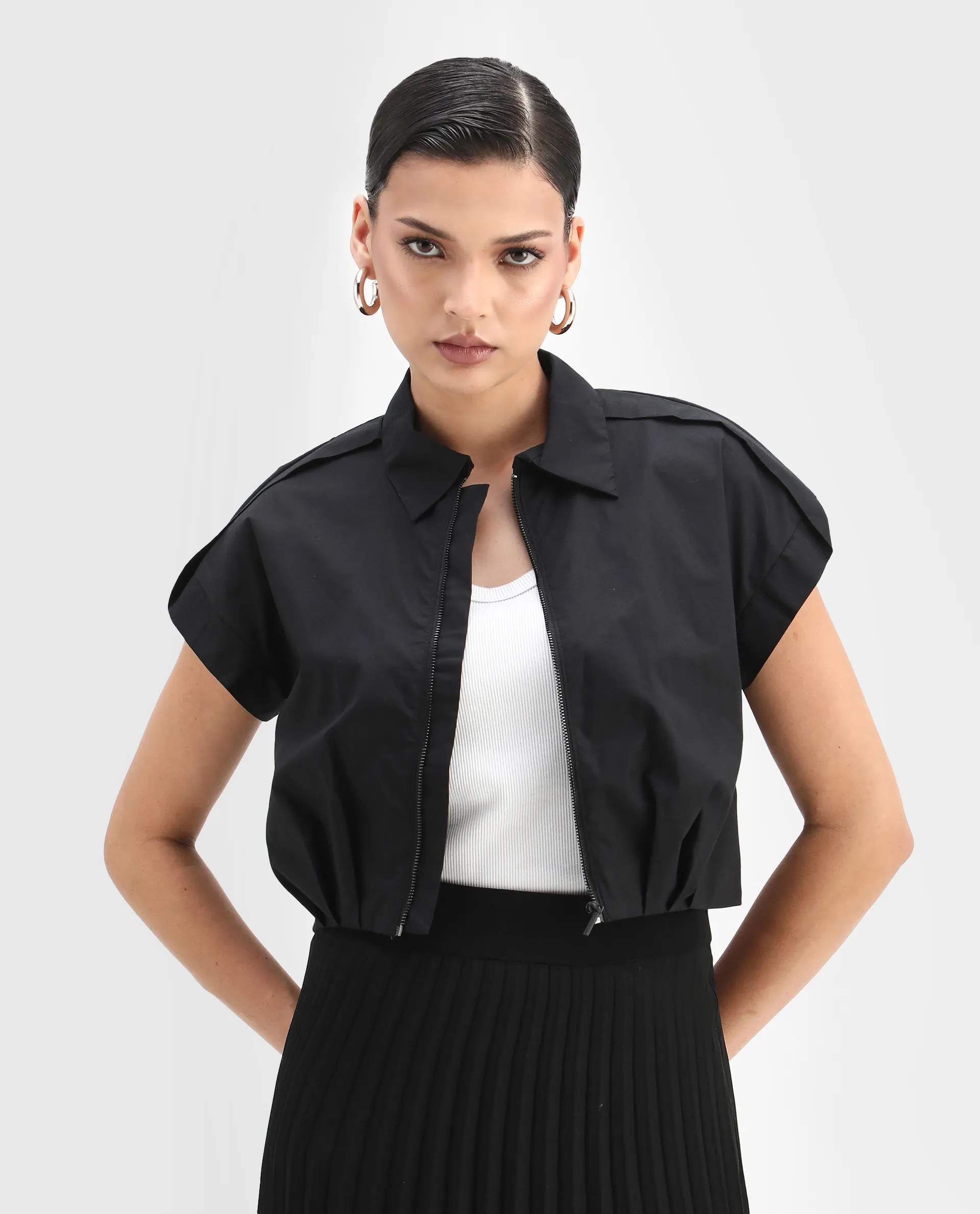 Rareism Women's Zuckery Black Cotton Blend Drop Collar Plain Extended Sleeves Crop Regular Fit Top - Image 3