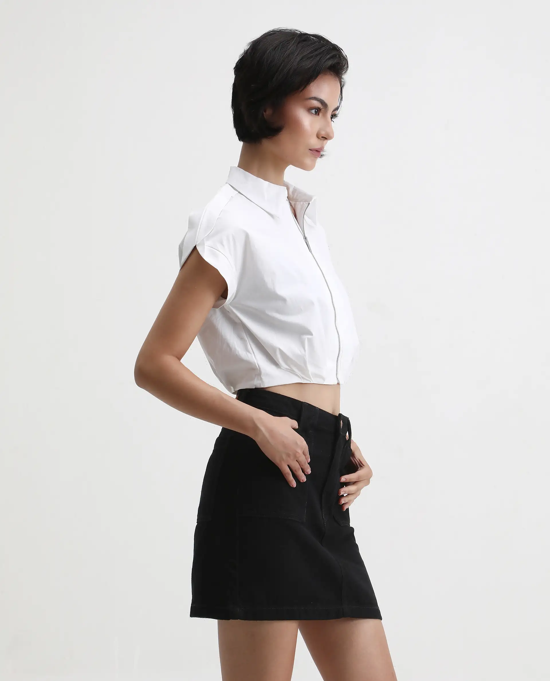 Rareism Women's Zuckery White Cotton Blend Drop Collar Plain Extended Sleeves Crop Regular Fit Top - Image 5