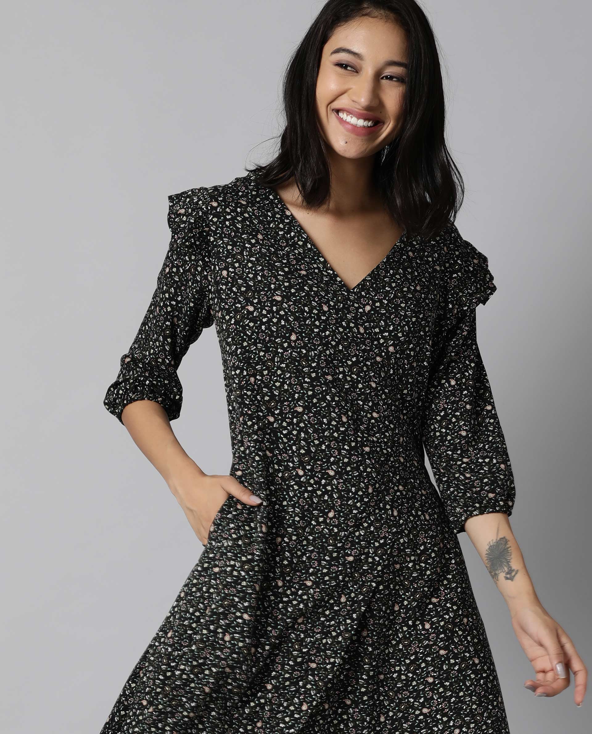 Rareism Women Zuri Green Dress Full Sleeves Printed - Image 3