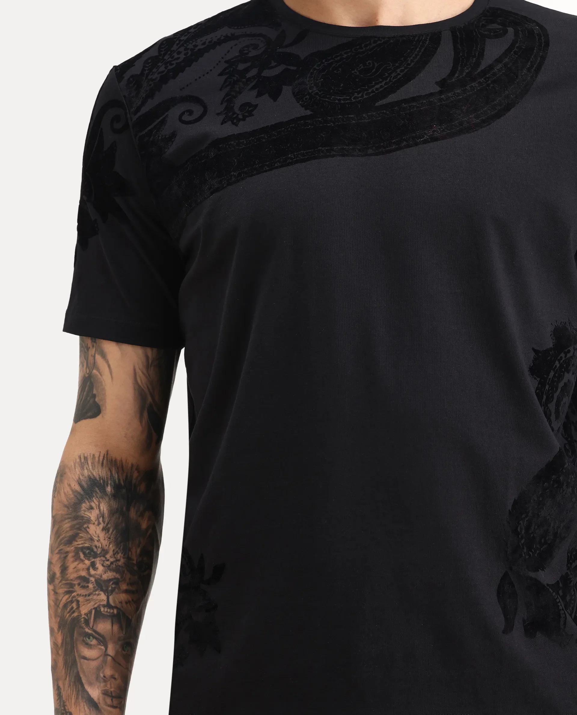 Rare Rabbit Men's Zuron Black Cotton Paisley Print Regular Fit Half Sleeve Crew Neck T-Shirt - Image 3